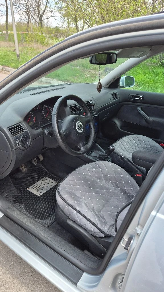 Volkswagen bora цена 550т. р. aqy 2.0-литровый 8-клапанный двигатель 115л. с мкп 5ст. пробег 222000т. км. технически чистый и исправный автомобиль. по комплектации: 2 ключа, сервисная книга, abs, электро регулировка зеркал с подогревом, 4 стеклоподъёмника, центральный замок, люк ( работает во всех положениях), 4 подушки безопасности, подогрев сидений, android магнитофон, качественная музыка передний и задний ряд, камера заднего вида. комплект колёс (зима r16 стальные + колпаки, лето r16 литые hre ff10) один собственник, учёт на мне. юридически чистый автомобиль телеграм: @karateturtle тел. : и мах +7 949 oo5 o8 16 - фотография - 5