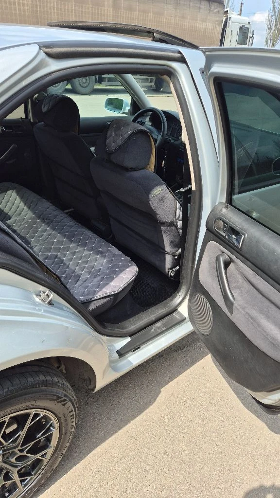 Volkswagen bora цена 550т. р. aqy 2.0-литровый 8-клапанный двигатель 115л. с мкп 5ст. пробег 222000т. км. технически чистый и исправный автомобиль. по комплектации: 2 ключа, сервисная книга, abs, электро регулировка зеркал с подогревом, 4 стеклоподъёмника, центральный замок, люк ( работает во всех положениях), 4 подушки безопасности, подогрев сидений, android магнитофон, качественная музыка передний и задний ряд, камера заднего вида. комплект колёс (зима r16 стальные + колпаки, лето r16 литые hre ff10) один собственник, учёт на мне. юридически чистый автомобиль телеграм: @karateturtle тел. : и мах +7 949 oo5 o8 16 - фотография - 7