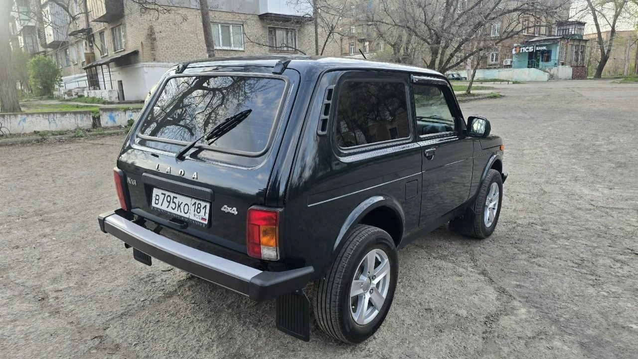 Niva legend 2024, люкс комплектация. состоянии нового авто. пробег 19т. вложений не требует. установлена процессорная магнитолла. цена 950 000 рублей. осмотр г. петровское. дополнительная информация по телефону +79592388713 - фотография - 4