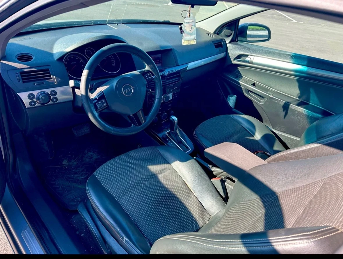Opel astra gtc h рестайлинг, 2008, 1.8, автомат 600 000 руб авто в хорошем состоянии, двигатель масло не ест, кпп переключает, кондиционер холодит, печка греет, все работает, стоит гбо вписано в птс. пробег - 300тыс по кузову есть следы эксплуатации - ничего критичного, авто не новый и делалось и красилось. есть диагностическая карта (готов к переоформлению хоть завтра) +79493007784 - фотография - 5