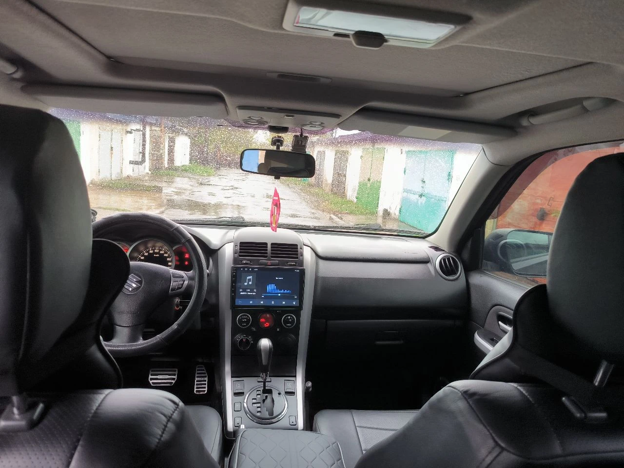 Продам японскую ниву 2010 год(рестайлинг) объем 2.0. пробег 170000 оригинал. машина обслужена от и до, все масла везде поменяны. автомат не пинает, работает чётко, полный привод без проблем доедет куда захотите. двигатель масло не употребляет. машина обработана пушечным салом и body, ближайшее время ржавчина ей не страшна. машине сделан чип тюнинг (едет бодро) и стоит газ евро 4 ( брал всё самое дорогое). клапана отрегулированы. светом будете довольны лэд в два ряда стоит. сделано дхо (дальний в пол накала) сигнализация staline с автозапуском. музыка хорошая с сабвуфером, играет достойно. круиз контроль, климат контроль, кондиционер холодит идеально. печка жарит, зимой очень тепло. ходовая: перед перебрал полностью, зад всё в отличном состоянии. зимняя резина почти новая. за машину не стыдно, вид имеет, вложено много сил и денег. хочу 1.3 млн. +79493209287 - фотография - 23