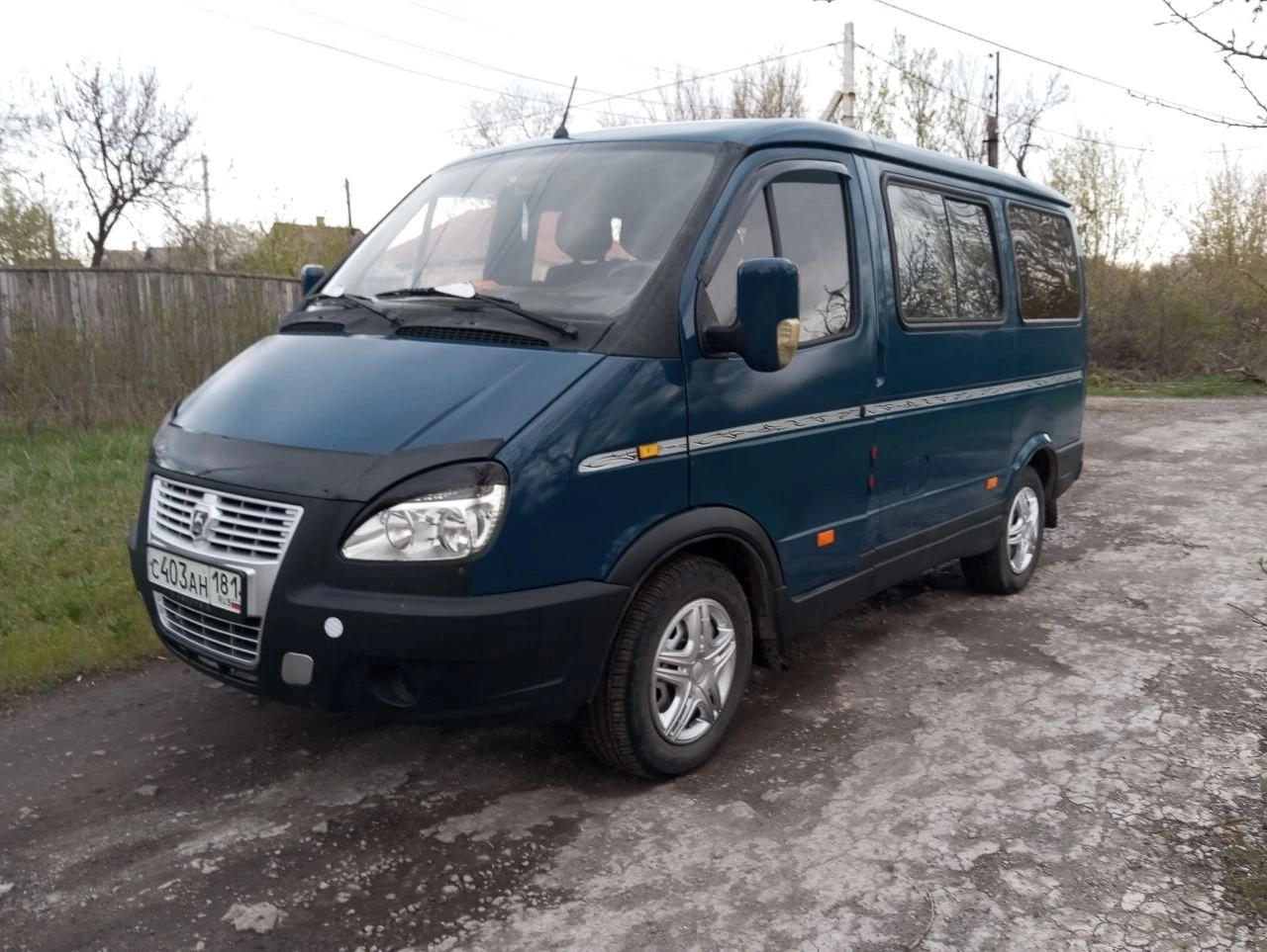 Продам семейный соболь- баргузин 7+1 легковой ( сидения сьемные если надо). 2003г. 2.3 16кл. 406 газ-бензин зарегистрирован. двигатель после капиталки 15т. (отличный), кпп подвеска все в норме, на хорошем ходу! авто в хорошем состоянии, на свои года, обслужен, ухожен! местный не пригон! хорошая резина. гур, эл/стекла, магнитола. документы в порядке от хозяина, есть диагност. карта т. о. цена: 450.000р. енакиево. +79493652755. - фотография - 1