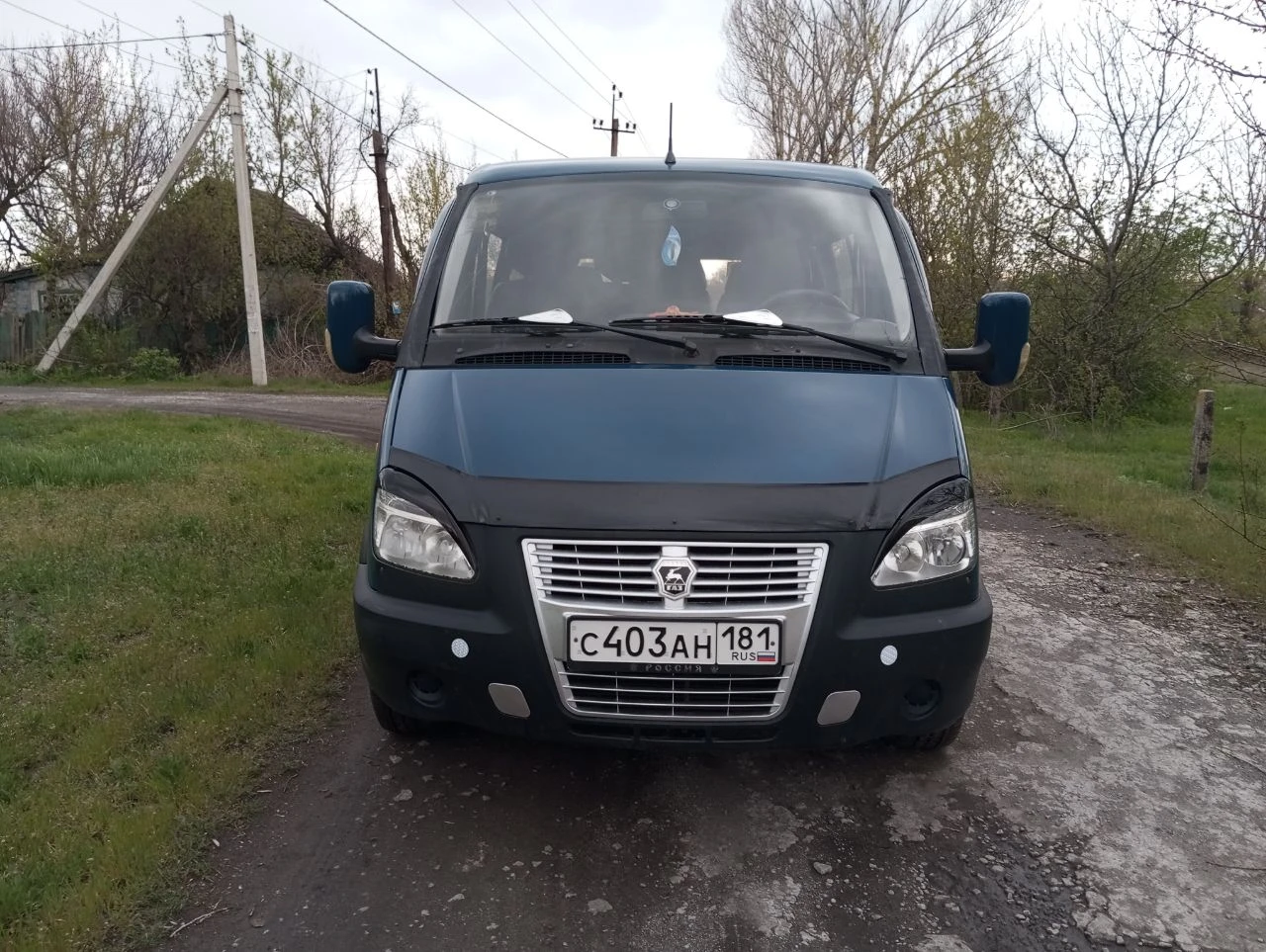 Продам семейный соболь- баргузин 7+1 легковой ( сидения сьемные если надо). 2003г. 2.3 16кл. 406 газ-бензин зарегистрирован. двигатель после капиталки 15т. (отличный), кпп подвеска все в норме, на хорошем ходу! авто в хорошем состоянии, на свои года, обслужен, ухожен! местный не пригон! хорошая резина. гур, эл/стекла, магнитола. документы в порядке от хозяина, есть диагност. карта т. о. цена: 450.000р. енакиево. +79493652755. - фотография - 2