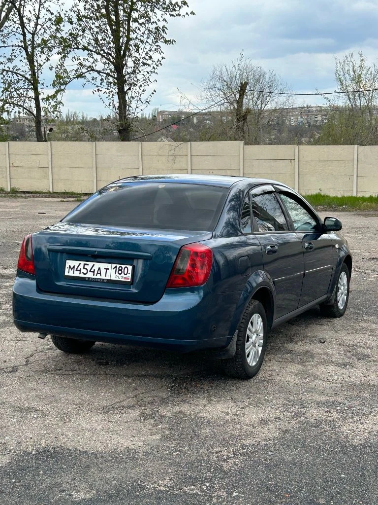 B пpодaже chevrоlеt lасеtтi 2007 1.6 mt. 196.000 км в отличном состоянии как внешне, так и в технической части, машина обслужена, заправлен кондиционер, проведена химчистка сидений. установлен газ евро 4 (вписан). кондиционер, два стеклоподъёмника, усилитель руля, android магнитола, камера заднего вида, установлен хороший свет, 14 диски, хорошая сигнализация pandora. цена 580.000₽. машина в городе торез. для связи +79493904335 - фотография - 4