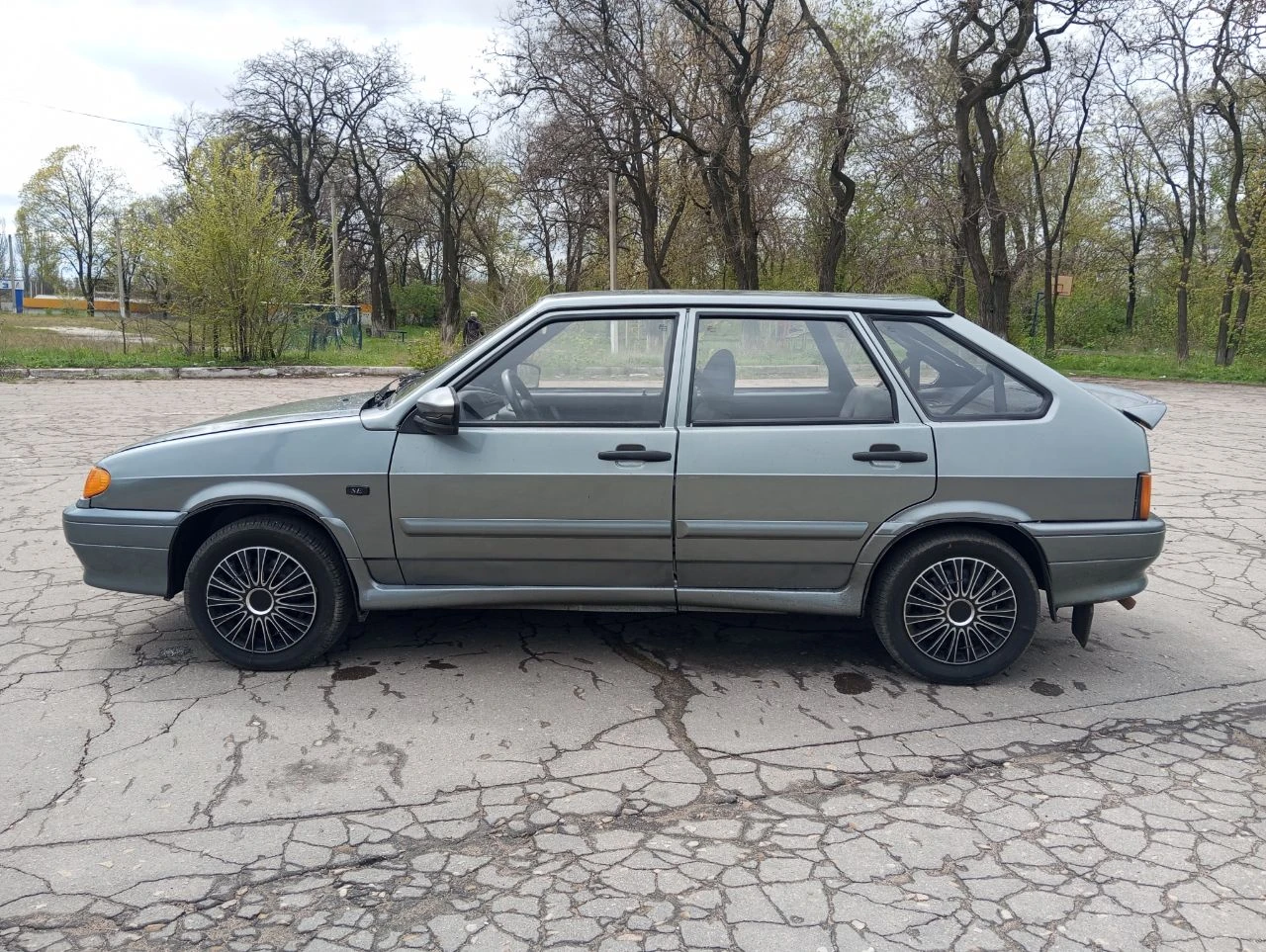 Продам ваз 2114 2011г. 1.6 бензин, родной пробег: 157000. в хорошем состоянии. дно, стаканы все целое, варить-красить не нужно, ну и не новая! на свою цену! двигатель пушка, кпп подвеска все хорошо. сел и поехал! эл/стекла, свет led, ц/замок-сигнализация, магнитола аккустика. документы в порядке. цена: 220000р. енакиево. +79493652755. - фотография - 5