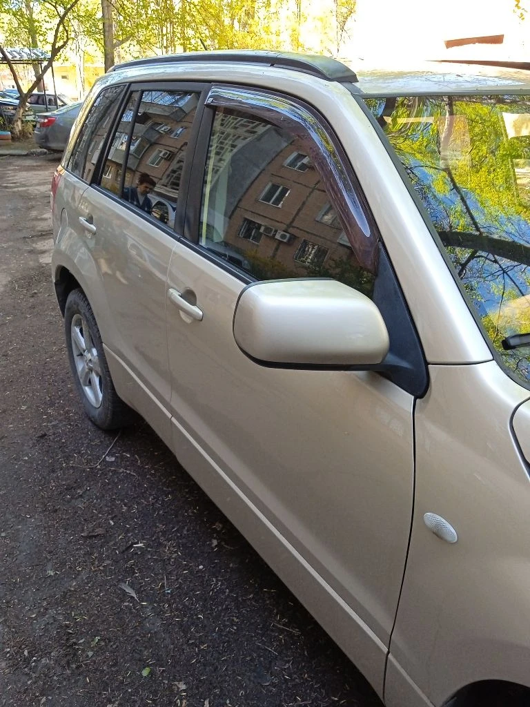 Suzuki grand vitara 2006, 2 литра, механика 5 ступенчатая, 2 ключа, полный привод, 140 л. с. , пробег 237705 км, цвет бежевый, состояние нормальное, тех. осмотр пройден. цена 900 000 руб. г. донецк, кировский район, текстильщик. +7 949 428 17 32, александр - фотография - 7
