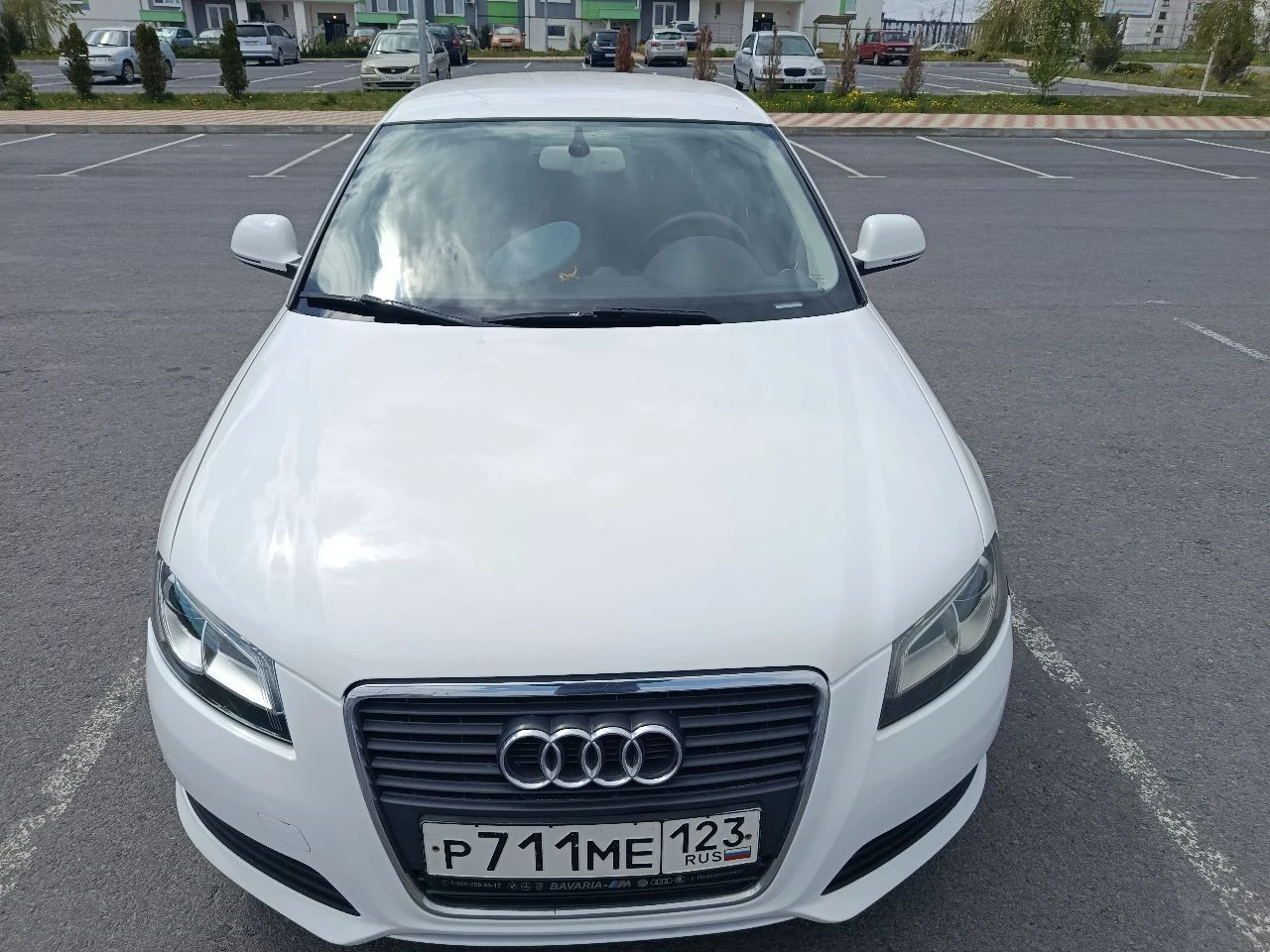 Ауди а 3. машина в отличном состоянии, 2010 год. мотор самый простой и надёжный 1.6 mpi, пробег 190 т. км. , масло не берет. кузов без гнили, ржавчины и прочих дефектов(машина южная). коробка автомат обслужена. ходовая часть в отличном состоянии. расход топлива трасса 6, город 7 литров. комплектация ( круиз, парктроник, датчик света, датчик дождя, двухзонный климат, электропакет, бортовой компьютер, подогрев сидений). по комплектации всё работает. птс оригинал. документы готовы к переоформлению. смотреть на изумрудном, мариуполь цена 755 т. р. торг. +79495583044 - фотография - 3