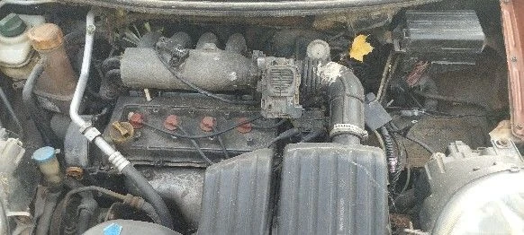 Чери qq s11,пробег 202 тысячи, машина продается целиком под разбор,4 стеклоподъемника проданы, машина была ударена в заднюю часть, буксировочный крюк был сломан и там осталась часть, машина стоит чуть больше 5 лет, днр постоянный, нужно подваривать пороги, ну возможно еще где-то, резина вся лысая, передние правое после подкачки спускает, машина едет в перед назад, но с тормозами беда, не всегда тормозит и бывает глохнет при торможении, осмотр в пролетарском районе, стоит во дворе, недалеко от бывшего училище 124,цена 80 тыс руб, возможен небольшой торг, +79493961321. - фотография - 9