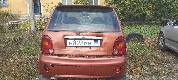 Чери qq s11,пробег 202 тысячи, машина продается целиком под разбор,4 стеклоподъемника проданы, машина была ударена в заднюю часть, буксировочный крюк был сломан и там осталась часть, машина стоит чуть больше 5 лет, днр постоянный, нужно подваривать пороги, ну возможно еще где-то, резина вся лысая, передние правое после подкачки спускает, машина едет в перед назад, но с тормозами беда, не всегда тормозит и бывает глохнет при торможении, осмотр в пролетарском районе, стоит во дворе, недалеко от бывшего училище 124,цена 80 тыс руб, возможен небольшой торг, +79493961321. - фотография - 1