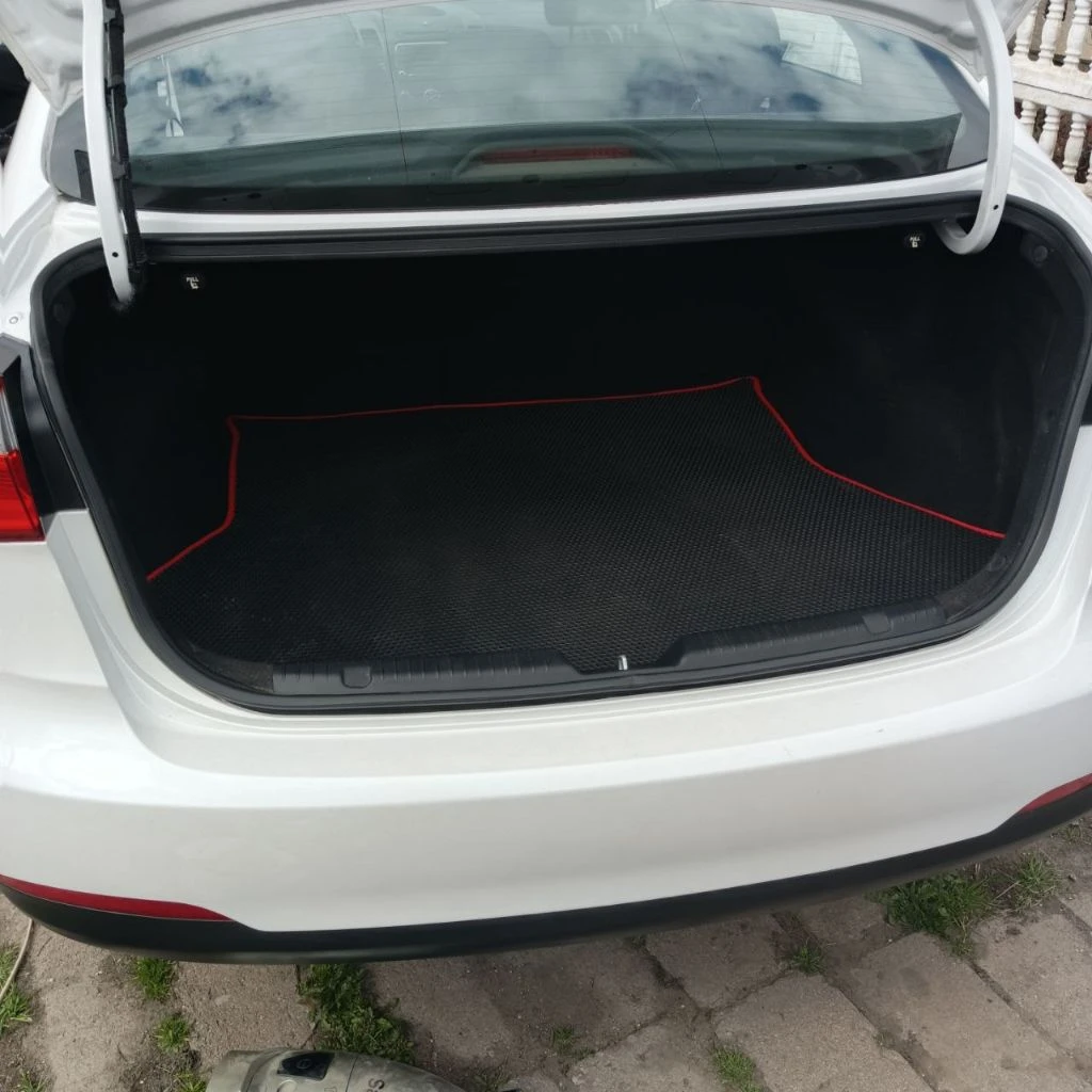 Kia creato, 2013 года. автомобиль с надежной механической кпп, кузов в отличном состоянии, без дтп, без ржавчин, ухоженный салон, в котором не курили, бережная эксплуатация, своевременная замена масла и фильтров, двигатель работает как часы, масло не ест. в автомобиле имеется 3-х уровневый обогрев передних сидений, заднего стекла и зеркал, электростеклоподъемники, штатная аудиосистема, кондиционер, авс, установлена сигнализация star line, имеется два ключа, комплект зимней резины на стальных дисках. автомобиль приобретался в автосалоне у официального дилера. я единственный собственник. стоимость: 1050000 руб. телефон: +79491741655 - фотография - 2