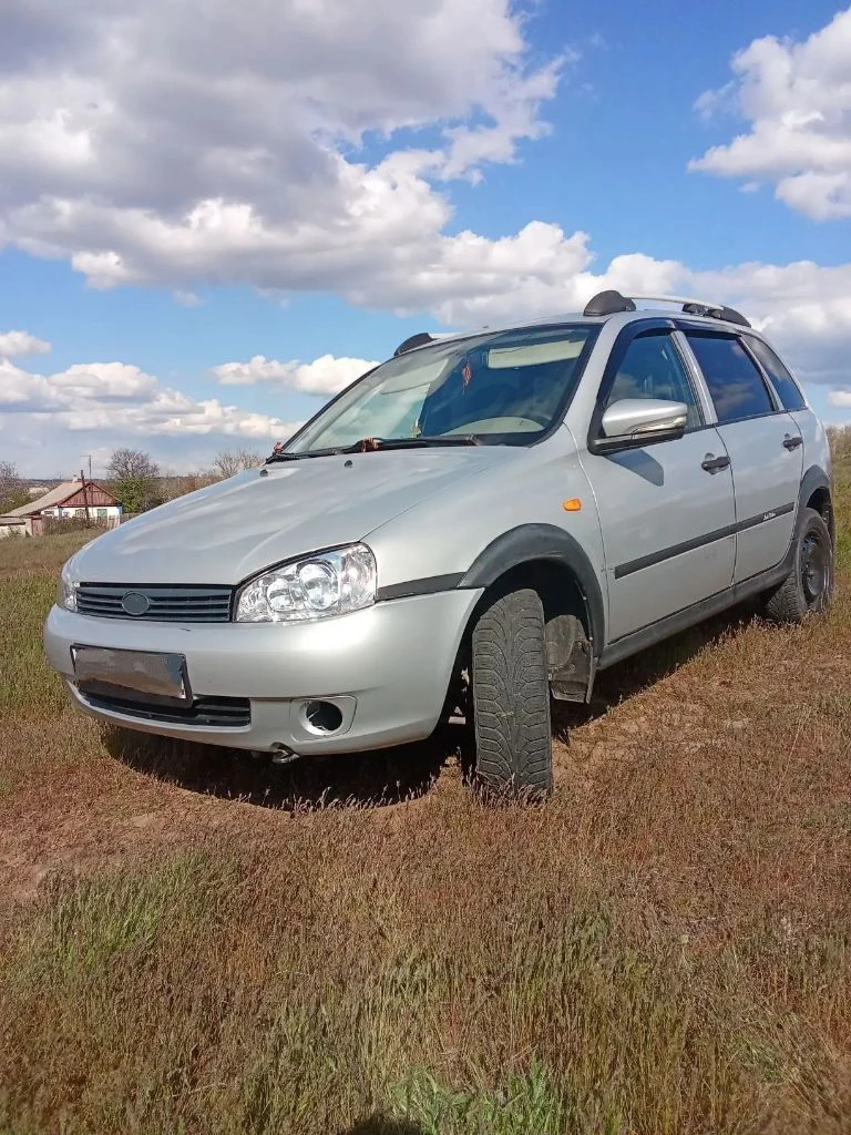 Продам лада калина универсал 2012г. выпуска. мотор1.6 8-ми клапан. коробка механика, всё работает в штатном режиме!дно, пороги в хорошем состоянии! кузов крепкий не гнилой! документы и юридическая часть в порядке. стоит на учёте. я хозяин!машина на очень бодром ходу, любые проверки! пробег 232 тыс. , родной. цену вижу 240000.торг. звоните +79493259910 роман этот же номер в max. - фотография - 8