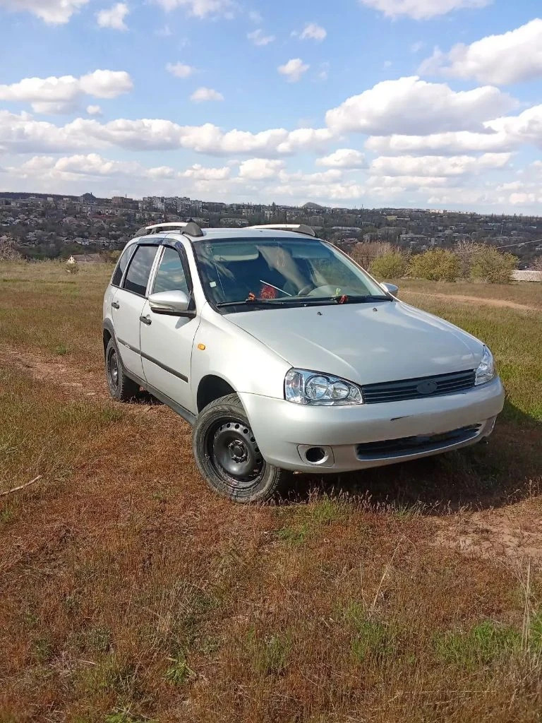 Продам лада калина универсал 2012г. выпуска. мотор1.6 8-ми клапан. коробка механика, всё работает в штатном режиме!дно, пороги в хорошем состоянии! кузов крепкий не гнилой! документы и юридическая часть в порядке. стоит на учёте. я хозяин!машина на очень бодром ходу, любые проверки! пробег 232 тыс. , родной. цену вижу 240000.торг. звоните +79493259910 роман этот же номер в max. - фотография - 3