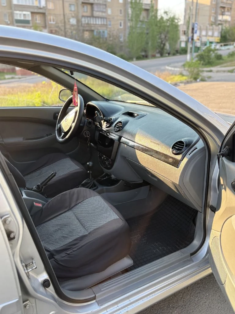 Продам шевроле лачетти 1.4 2007г. авто в хорошем состоянии на полном ходу, гур, абс, передние стеклоподъёмники, 2din магнитола. переоформление в мрэо, город горловка, 450 000 ₽ торг у капота, +79493658942 - фотография - 6