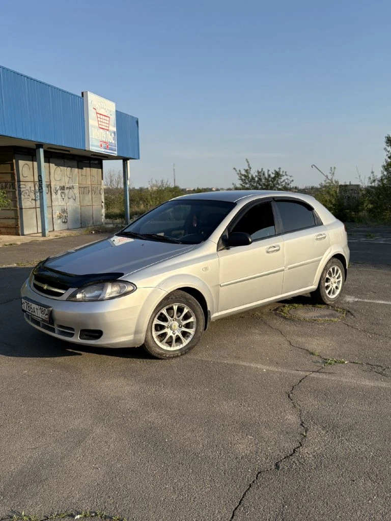 Продам шевроле лачетти 1.4 2007г. авто в хорошем состоянии на полном ходу, гур, абс, передние стеклоподъёмники, 2din магнитола. переоформление в мрэо, город горловка, 450 000 ₽ торг у капота, +79493658942 - фотография - 3