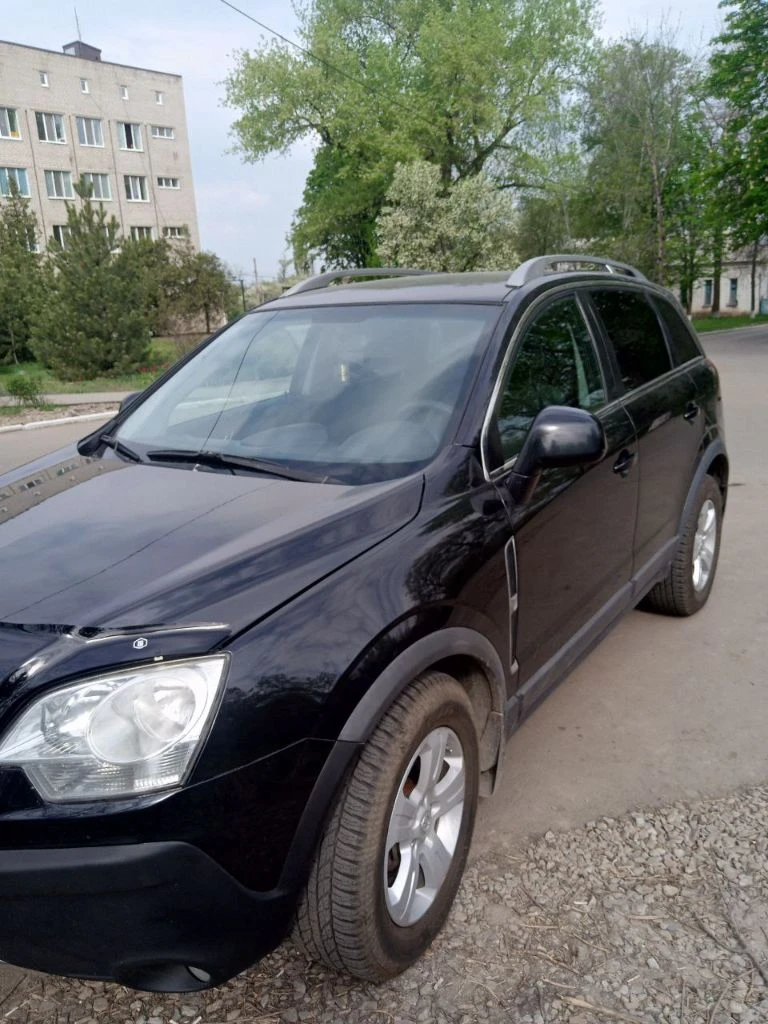Продается опель антара 2011 года, с оригинальный пробег 280 тыс км, от собственника, надежный дешевый в содержании автомобиль с большим клиренсом и багажником, от собственника полная гальваническая оцинковка кузова, 2.4 140 л. с бензиновый атмосферный мотор миллионник и классическая не убиваемая механика, комплектация полная самая оптимальная компоновка на этой машине, осмотр г. брянка. зеленая автотека, сброшу по запросу. торг есть возле капота. вопросы по телефону. +79591028715 цена 960 тыс. ₽ - фотография - 3