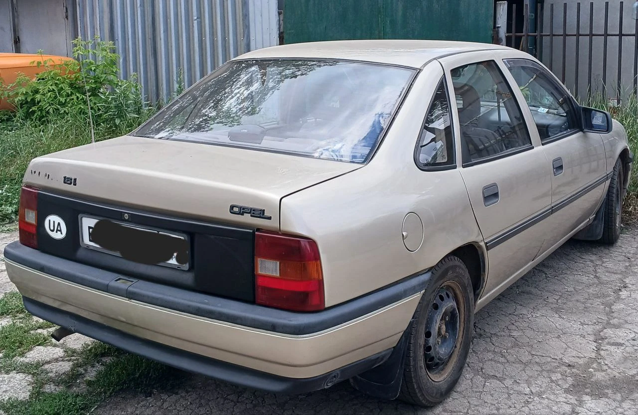🔥opel vectra🔥1992г. в шикарном состоянии ✅в одних руках с 2000 года ✅мотор 1.8 ⛽газ/бензин ✅коробка механика 5 ст. ✅2 стеклоподъёмника ✅новая зимняя резина 💯на уверенном ходу 🔩из нового: практически всё! харцызск 💰стоимость 265.00 - фотография - 2