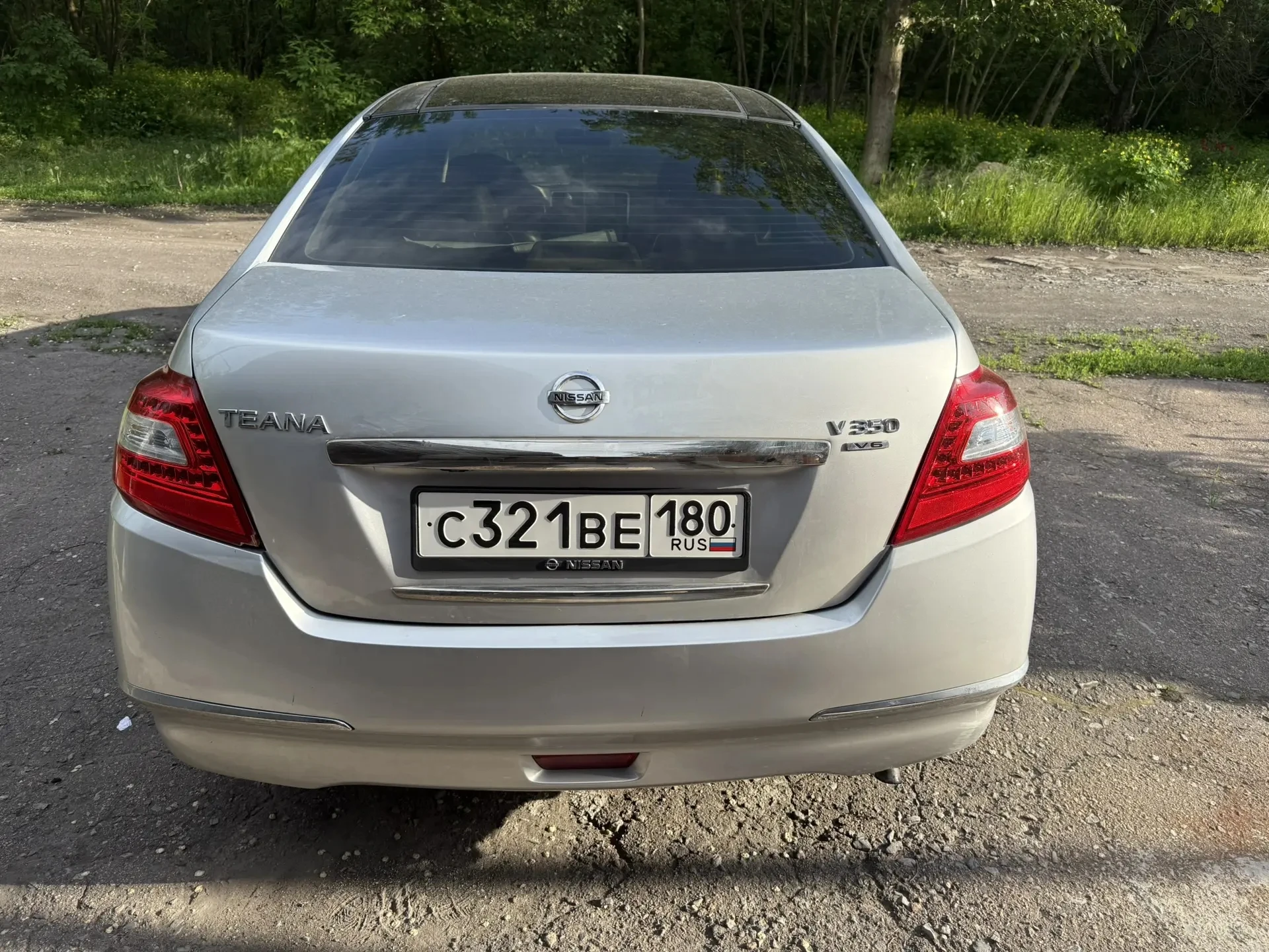 Nissan teana 2010 г. 3.5 249 лс бензин, вариатор пробег 186 000 км -кожаный салон, панорамная крыша, мультимедиа, подогрев и обдув передних сидений, бесключевой доступ. -по обслуживанию: заменён радиатор, обслужена система кондиционирования, новые катушки зажигания, новые свечи, залито новое моторное масло, заменен датчик коленвала. два комплекта резины. салон в хорошем состоянии по кузову есть незначительные следы эксплуатации цена: 820 000 ₽, торг у капота. +79494860791 - фотография - 2
