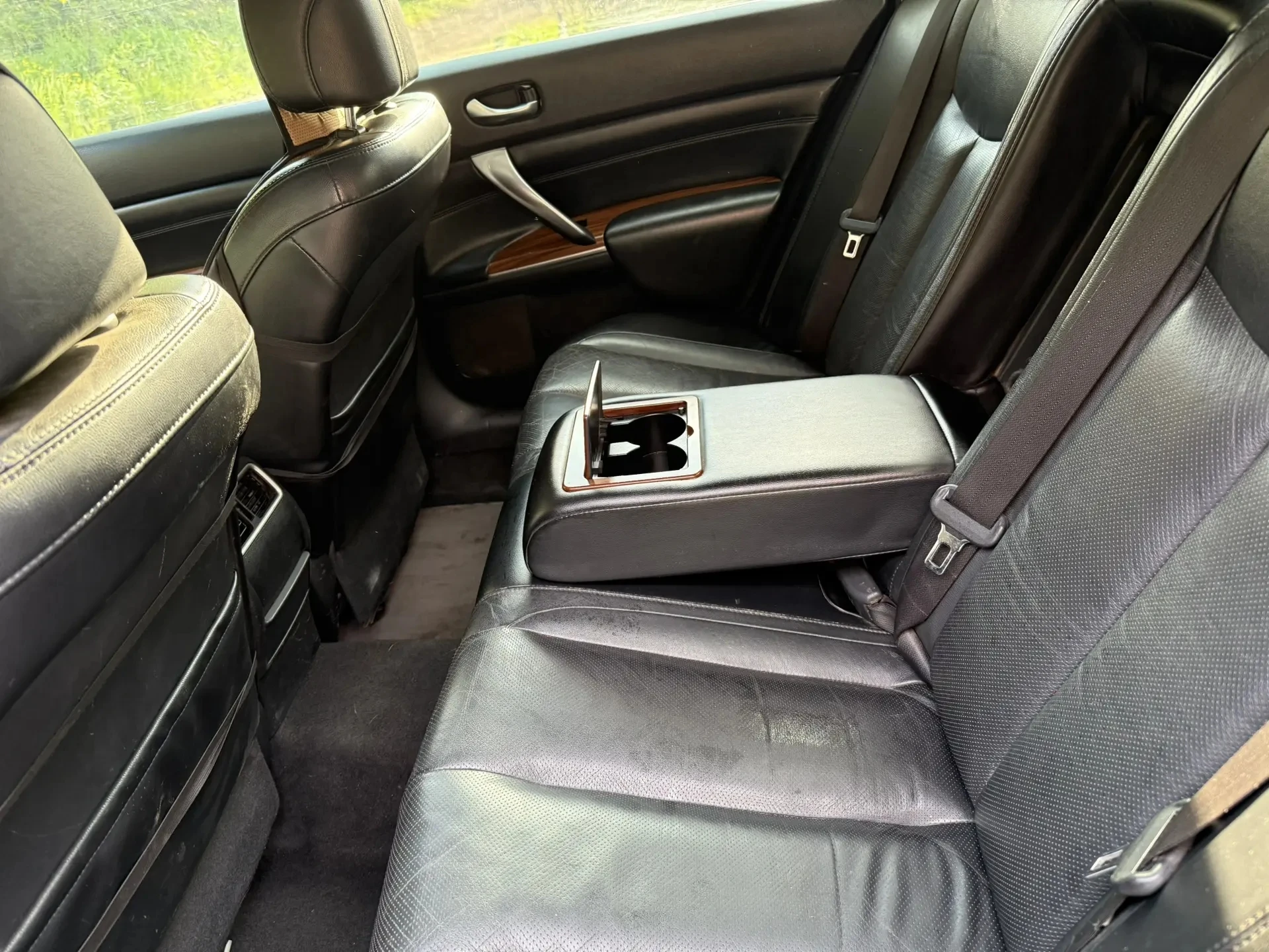 Nissan teana 2010 г. 3.5 249 лс бензин, вариатор пробег 186 000 км -кожаный салон, панорамная крыша, мультимедиа, подогрев и обдув передних сидений, бесключевой доступ. -по обслуживанию: заменён радиатор, обслужена система кондиционирования, новые катушки зажигания, новые свечи, залито новое моторное масло, заменен датчик коленвала. два комплекта резины. салон в хорошем состоянии по кузову есть незначительные следы эксплуатации цена: 820 000 ₽, торг у капота. +79494860791 - фотография - 7
