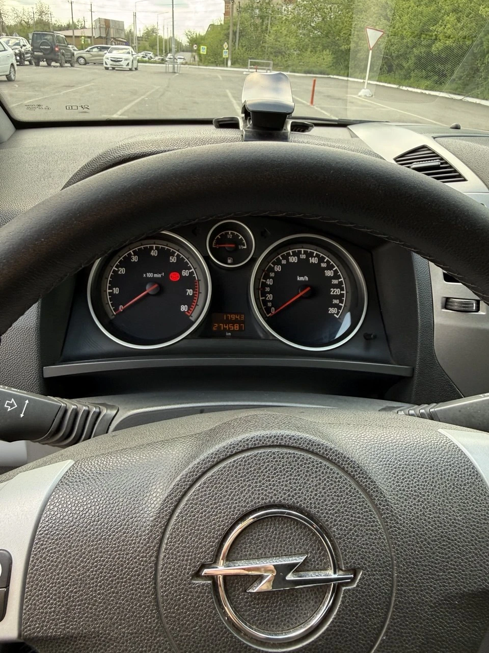 Продам opel zafira b двигатель 1.8 бензин. 5 ступенчатая механика. 7 мест 2005 год. один хозяин. климат контроль, подогрев сидений, круиз контроль, абс, светодиодные фары, мультируль, esp, релинги на крыше. отличная рабочая лошадка. полное переоформление приветствуется. цена 650 т. руб +79591392627 г. свердловск - фотография - 3