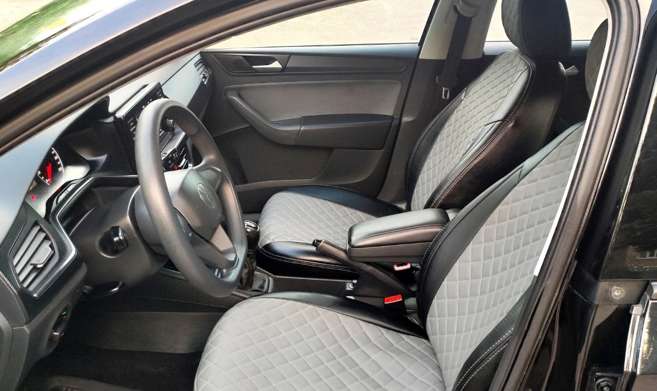 Продам volkswagen polo 2021 года, 1,6 механика в новом кузове. авто в родной краске, не такси, не каршеринг. пробег 145 тыс. км. по двигателю вопросов нет, шепчет, ходовая обслужена, новая резина. хорошая комплектация 4 стеклоподъемника, климат контроль, заводское лед фары, бортовой компьютер, заводской монитор, блютуз, громкая связь, подогрев сидений, регулировка зеркал, подогрев переднего и заднего стекл, 2 юсб разъëма, багажник лифтбек. салон в идеале, авто смотрится очень эффектно. цена 1,290 млн. хороший торг у капота. детально по телефону +79493560528, +79493202480 - фотография - 14