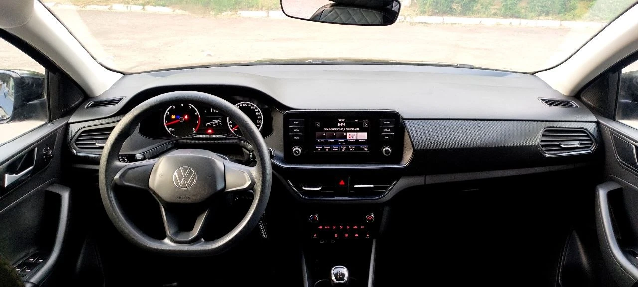 Продам volkswagen polo 2021 года, 1,6 механика в новом кузове. авто в родной краске, не такси, не каршеринг. пробег 145 тыс. км. по двигателю вопросов нет, шепчет, ходовая обслужена, новая резина. хорошая комплектация 4 стеклоподъемника, климат контроль, заводское лед фары, бортовой компьютер, заводской монитор, блютуз, громкая связь, подогрев сидений, регулировка зеркал, подогрев переднего и заднего стекл, 2 юсб разъëма, багажник лифтбек. салон в идеале, авто смотрится очень эффектно. цена 1,290 млн. хороший торг у капота. детально по телефону +79493560528, +79493202480 - фотография - 13