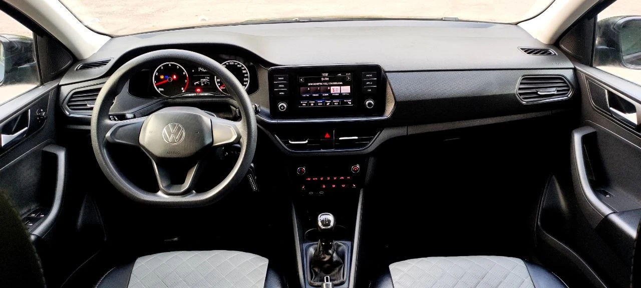 Продам volkswagen polo 2021 года, 1,6 механика в новом кузове. авто в родной краске, не такси, не каршеринг. пробег 145 тыс. км. по двигателю вопросов нет, шепчет, ходовая обслужена, новая резина. хорошая комплектация 4 стеклоподъемника, климат контроль, заводское лед фары, бортовой компьютер, заводской монитор, блютуз, громкая связь, подогрев сидений, регулировка зеркал, подогрев переднего и заднего стекл, 2 юсб разъëма, багажник лифтбек. салон в идеале, авто смотрится очень эффектно. цена 1,290 млн. хороший торг у капота. детально по телефону +79493560528, +79493202480 - фотография - 12