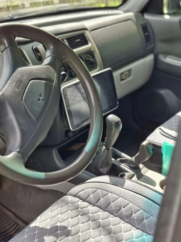 Продаю mitsubishi pajero sport 🚗 модель: mitsubishi pajero sport (серебристый). 📅 год выпуска: 2008 🔧 тип двигателя: дизель 🏎️ коробка передач: механика 🌏 привод: полный. 📏 клиренс: 215 мм — отлично подходит для бездорожья! 💺 места: 5. в хорошем состоянии, без серьёзных повреждений, двигатель работает ровно, ходовая часть в порядке. все системы работают исправно (электрооборудование, аудиосистема). три комплекта колёс, зимняя и летняя на дисках. есть все нужные документы. тех осмотр пройден. больше информации по телефону : +79493078284 виктор цена: 1000000 докучаевск - фотография - 7