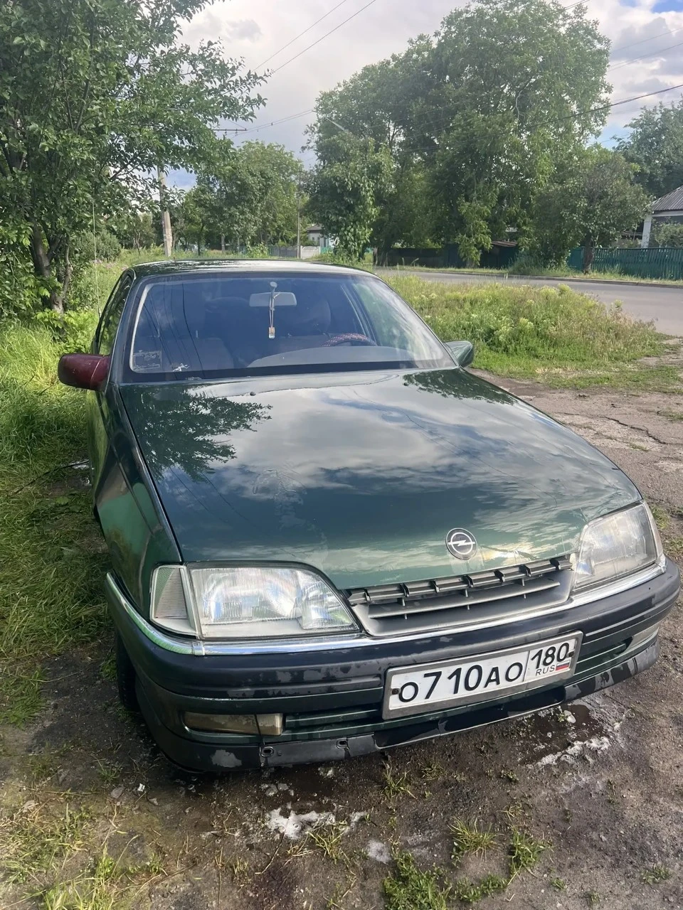 Опель омега а 1992 год цена: 140.000₽ 2.0 8клоп 5ступка меха задний привод. мотор после ремонта все четко сухо все поменяно нечего не течёт масло не берёт новый радиатор, масло, антифриз, аккумулятор, свечи, брони провода, топливный бензонасос, фильтра, помпа грм ремень. резина лето новая зима второй комплект на дисках в хорошем состоянии постоянный учёт 180 газ евро4 вписан птс стс переоформление без проблем. один хозяин. с магнитолой музыка штатная. цена жигулей и эндуриков. дно в идеале пороги арки требуют замены на фото все видно не критично. харцызск тел: +79494906447 - фотография - 4