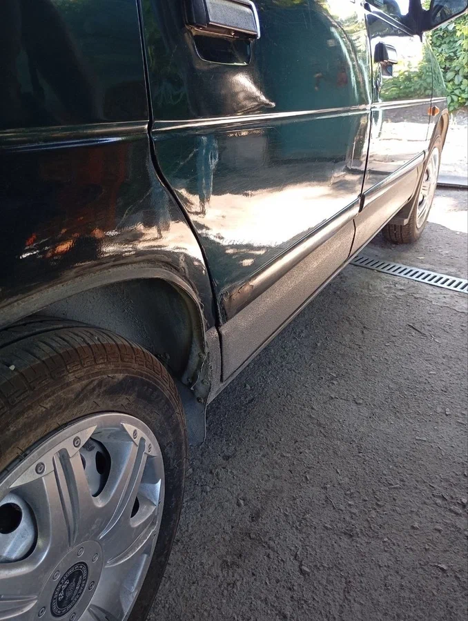 Daewoo tico, экономичный городской автомобиль. продается в городе мариуполь. в хорошем рабочем состоянии, ухоженный авто. компактный и очень экономичный, отлично подходит для города, поездок на работу или как первая машина. 1997 год, 92 000 км, объем 0,8 литра, кпп - механика(5), 41 л. с, всего два владельца ✅ двигатель работает ровно ✅ коробка передач без нареканий ✅ кузов в достойном для своих лет состоянии ✅ 4 электростеклоподъемника ✅ простая и недорогая в обслуживании конструкция ✅ малый расход топлива ✅ зимний и летний комплект хороших колес автомобиль своевременно обслуживался, хранится под навесом. документы в порядке. сел и поехал. осмотр по договорённости. цена 300 000 руб 📞 звоните: +79490833925 - фотография - 11