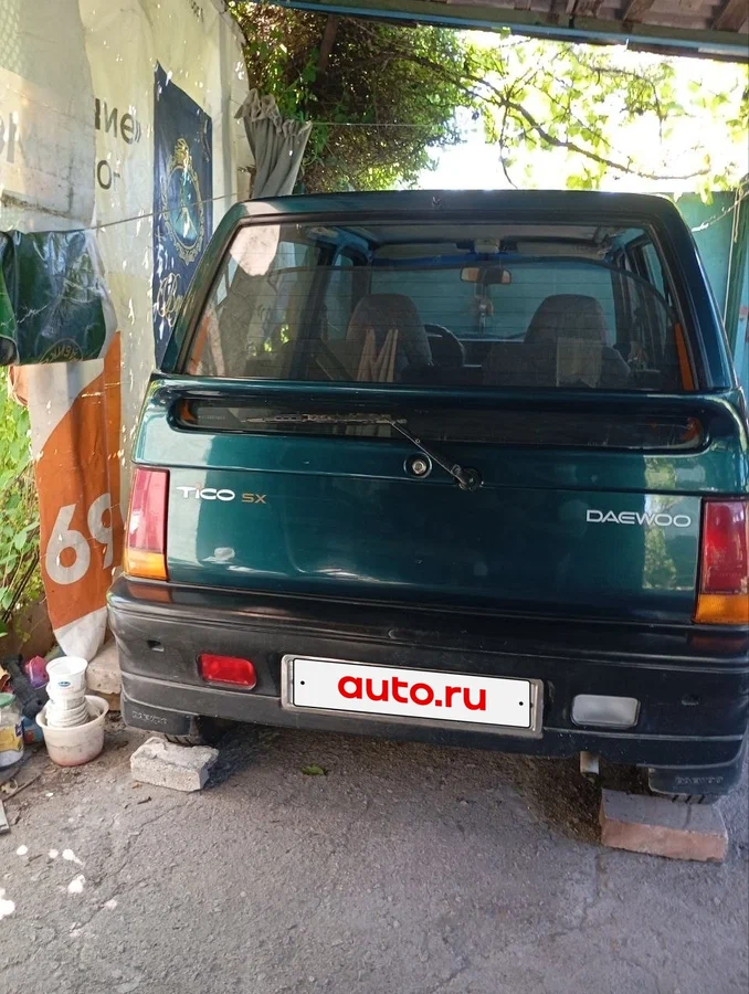 Daewoo tico, экономичный городской автомобиль. продается в городе мариуполь. в хорошем рабочем состоянии, ухоженный авто. компактный и очень экономичный, отлично подходит для города, поездок на работу или как первая машина. 1997 год, 92 000 км, объем 0,8 литра, кпп - механика(5), 41 л. с, всего два владельца ✅ двигатель работает ровно ✅ коробка передач без нареканий ✅ кузов в достойном для своих лет состоянии ✅ 4 электростеклоподъемника ✅ простая и недорогая в обслуживании конструкция ✅ малый расход топлива ✅ зимний и летний комплект хороших колес автомобиль своевременно обслуживался, хранится под навесом. документы в порядке. сел и поехал. осмотр по договорённости. цена 300 000 руб 📞 звоните: +79490833925 - фотография - 3
