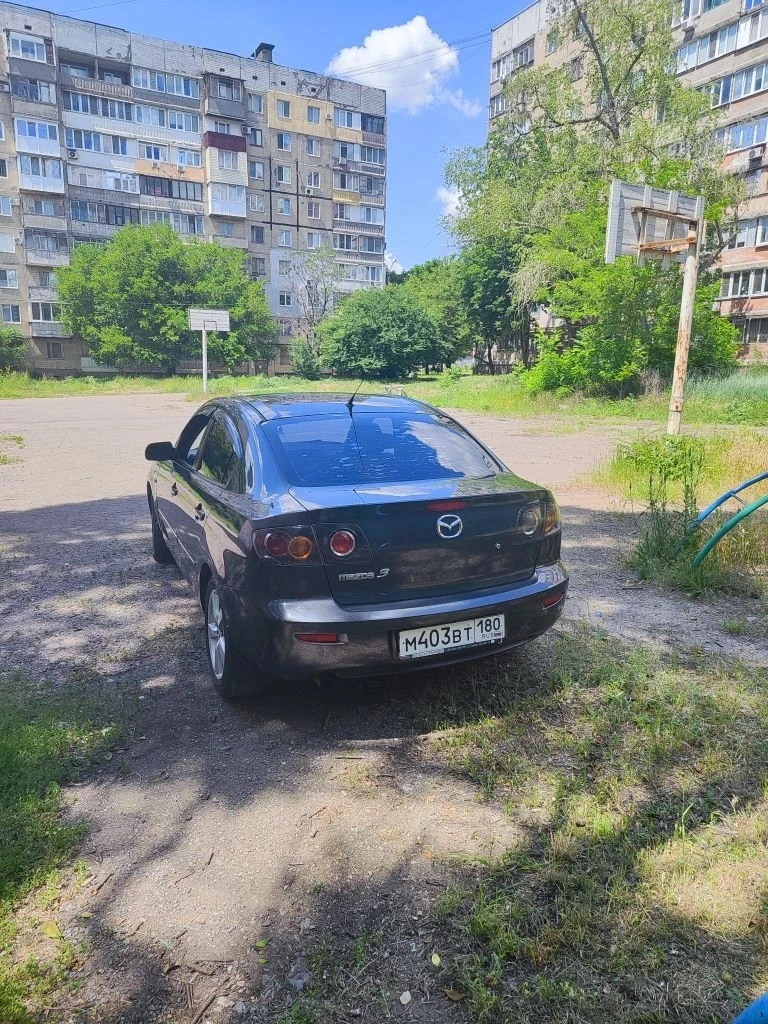 Мазда 3 вк 1,6 седан, 2006 г. , механическая кпп, пробег 313 000, 2 комплекта легкосплавных дисков, летняя резина (пробег 5000 км), зимняя резина ( пробег 1000 км), второй хозяин, не битая. двигатель без капремонта, масло не ест. 500 000,00 руб. торг уместен. тел. +7(949) 464 96 21. - фотография - 2