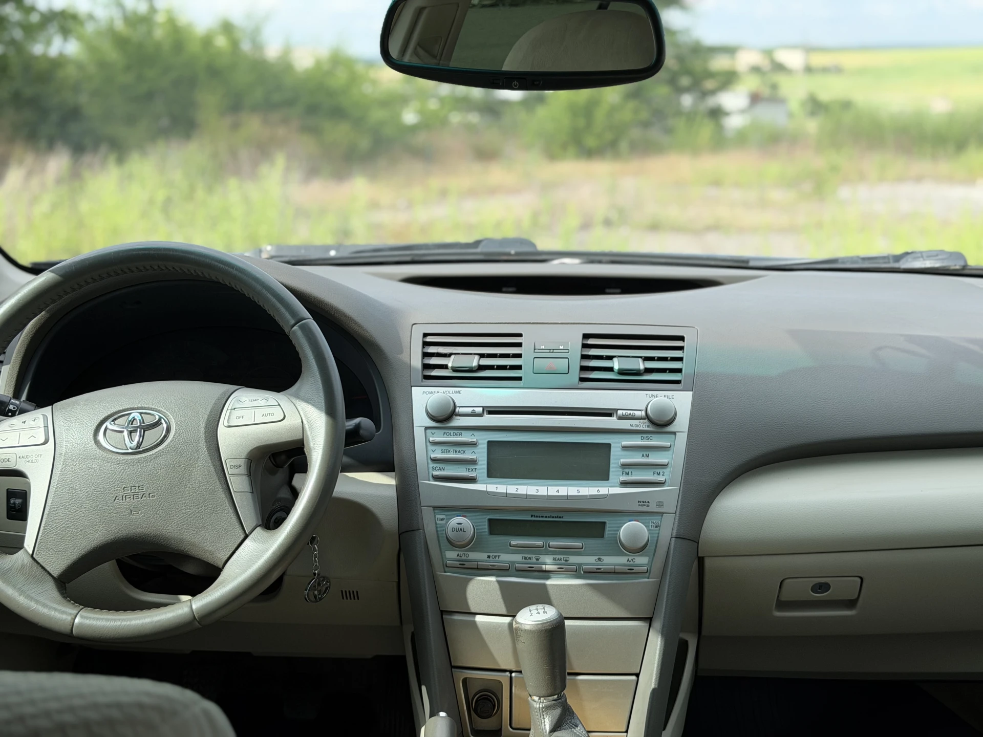 Харцызск toyota camry xv40 2006 г. 2.4 мт двигатель работает ровно, не дымит и не троит. коробка также без нареканий, климат работает исправно. 280.000 оригинального пробега(подтвержден базой). автомобиль дилерский,3 хозяина за 20 лет. полностью рабочая машина, без проблем по технической части, нужно заниматься днищем, 2 комплекта резины лето-зима. цена: 730.000( хороший торг у капота) - фотография - 9
