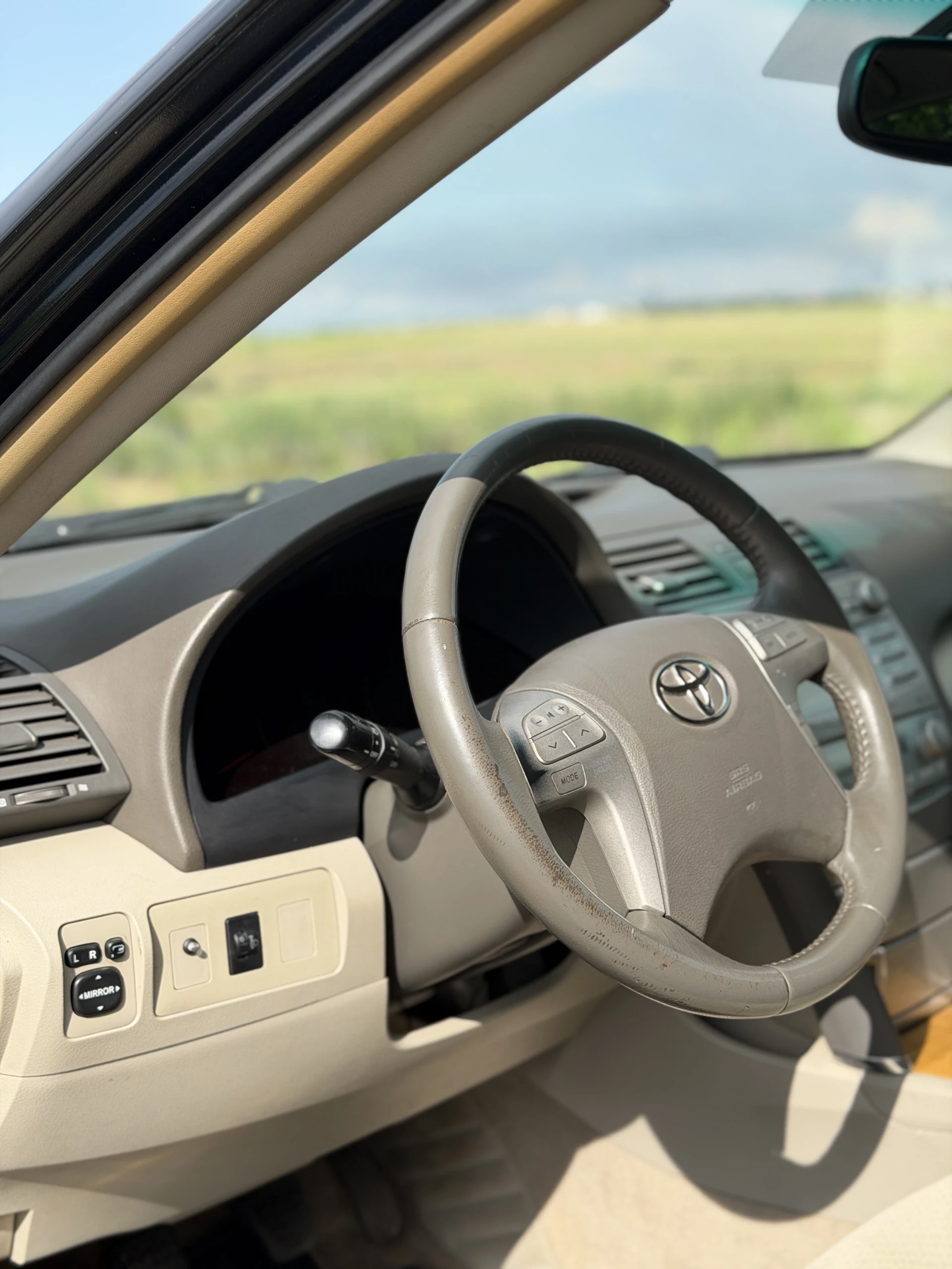 Харцызск toyota camry xv40 2006 г. 2.4 мт двигатель работает ровно, не дымит и не троит. коробка также без нареканий, климат работает исправно. 280.000 оригинального пробега(подтвержден базой). автомобиль дилерский,3 хозяина за 20 лет. полностью рабочая машина, без проблем по технической части, нужно заниматься днищем, 2 комплекта резины лето-зима. цена: 730.000( хороший торг у капота) - фотография - 6