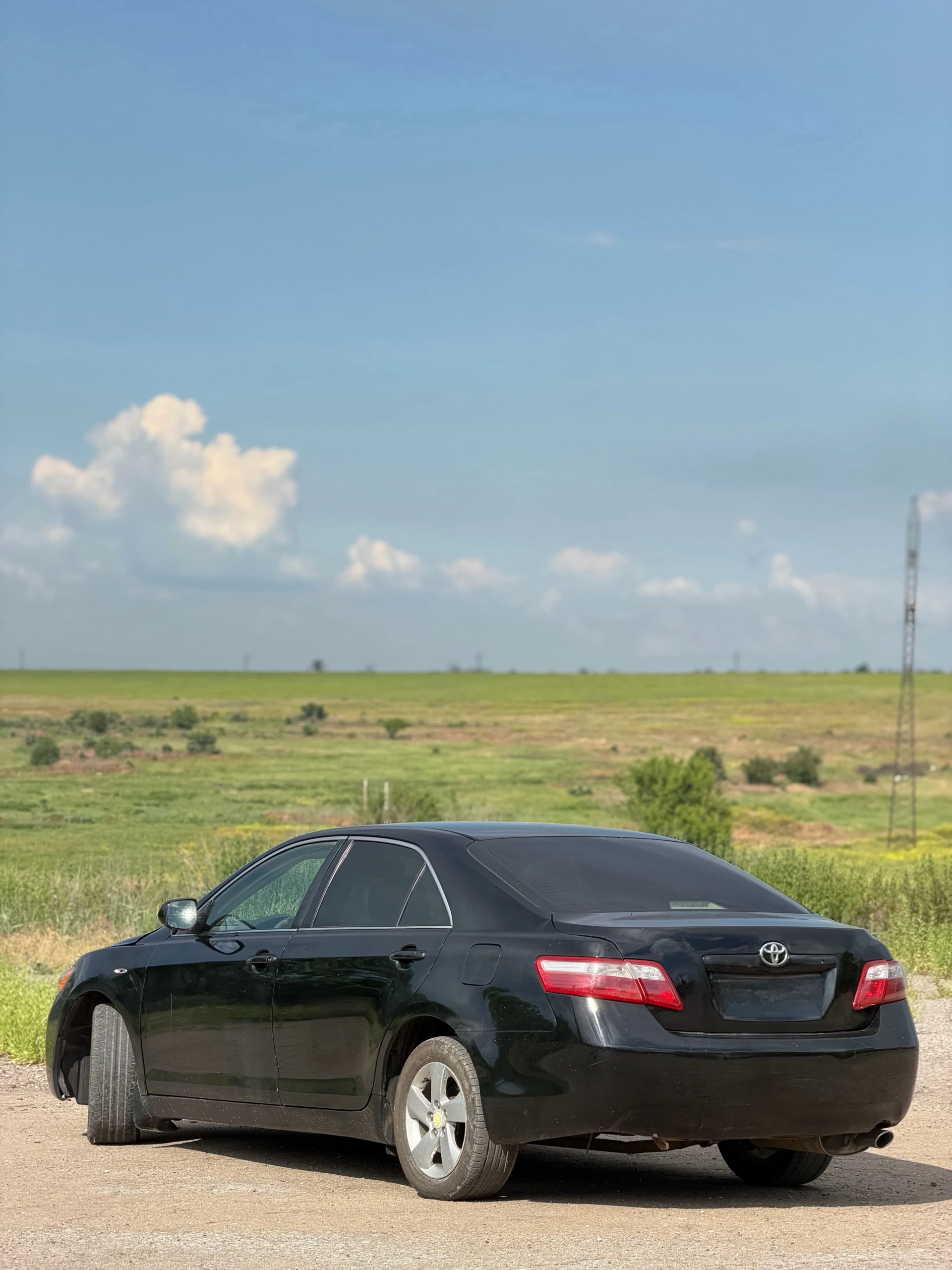 Харцызск toyota camry xv40 2006 г. 2.4 мт двигатель работает ровно, не дымит и не троит. коробка также без нареканий, климат работает исправно. 280.000 оригинального пробега(подтвержден базой). автомобиль дилерский,3 хозяина за 20 лет. полностью рабочая машина, без проблем по технической части, нужно заниматься днищем, 2 комплекта резины лето-зима. цена: 730.000( хороший торг у капота) - фотография - 3