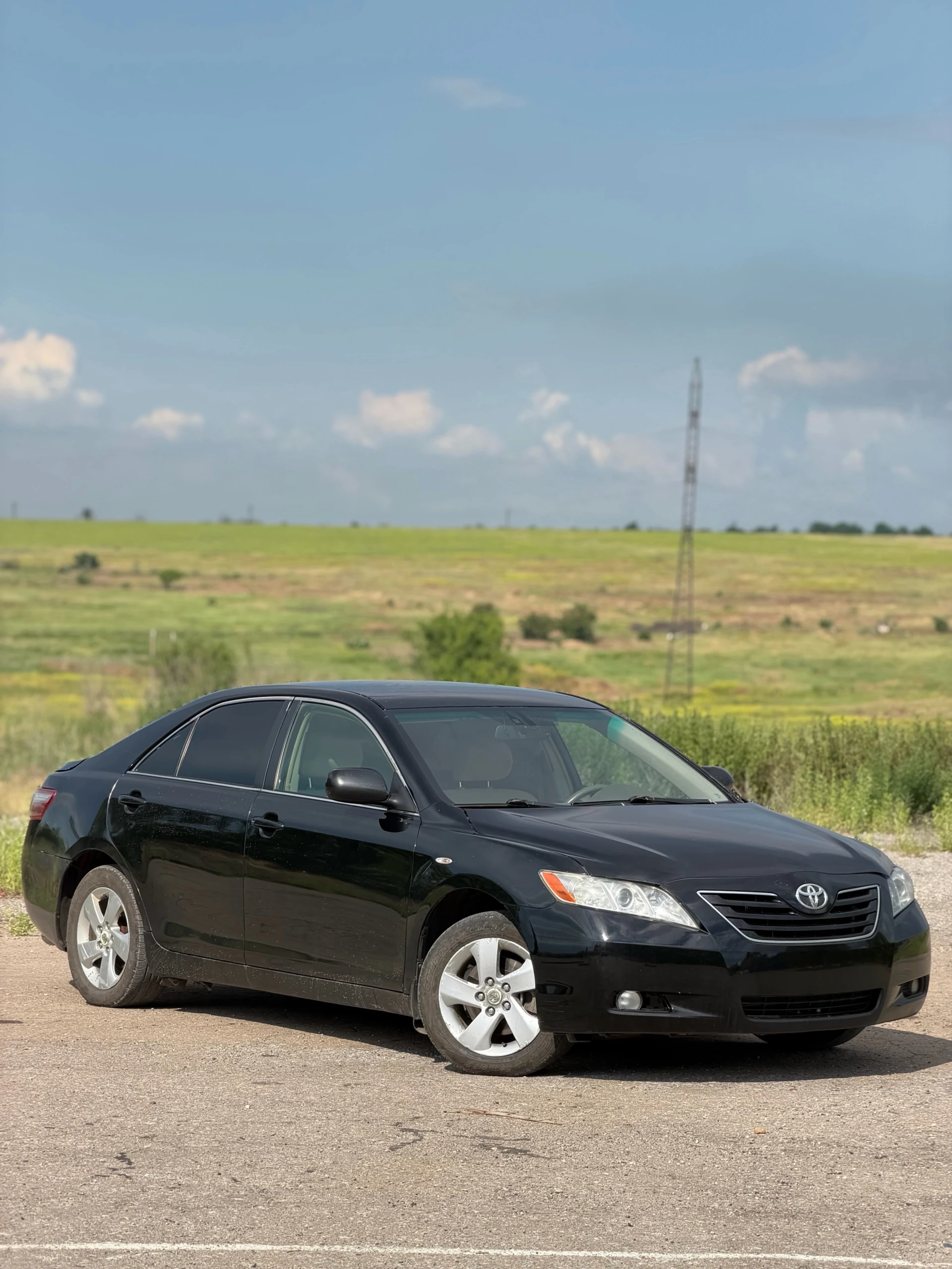 Харцызск toyota camry xv40 2006 г. 2.4 мт двигатель работает ровно, не дымит и не троит. коробка также без нареканий, климат работает исправно. 280.000 оригинального пробега(подтвержден базой). автомобиль дилерский,3 хозяина за 20 лет. полностью рабочая машина, без проблем по технической части, нужно заниматься днищем, 2 комплекта резины лето-зима. цена: 730.000( хороший торг у капота) - фотография - 2