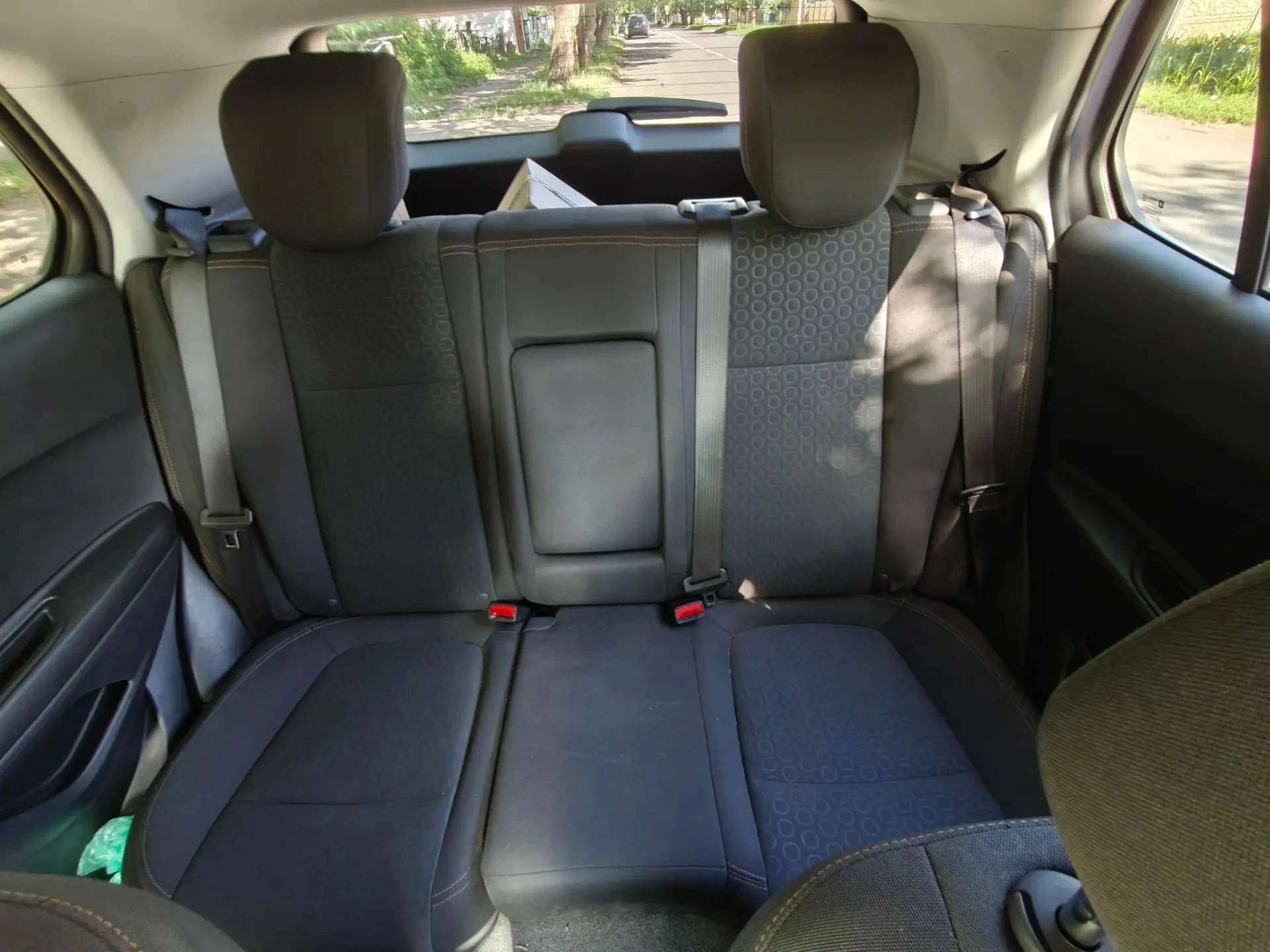 Продаю отличный надёжный корейский компактный кроссовер chevrolet trax, клон opel mokka и buick encore
Дата выпуска 8 месяц 2020 года.

📍 Пробег 88552 км.
⚙ Двигатель 1.4т мощность 140 л. С.  
📀 Коробка передач - 6 ступенчатый классический гидроавтомат.
✅ Передний привод.
✅ Хорошая комплектация есть всё для комфортного вождения, а именно:
📍 Мультимедиа система 6 динамиков с android auto и apple carplay;
📍 Камера заднего вида;
📍Кондиционер;
📍Круиз-контроль;
📍 Система мониторинга давления в шинах;
✅ Штатный дистанционный автозапуск, в комплекте 2 ключа;
✅ Все стёкла родные, безопасность не срабатывала, все подушки на месте.
✅ На пробеге 81 т. Км. Сделана полная замена масла в акпп; 1.5 т. Км. Назад сделано то с заменой масла в двигателе и фильтров.
✅ Приборная панель и мультимедиа русифицированы.
✅ Вместе с авто отдаю зимние шины pirelli ice zero шипованные (куплены в октябре 2025) и два комплекта ковриков.
✅ В сентябре 2025 сделан антикор кузова.

Цена 1,5 🍋.
Контактный телефон +7(949)438-55-35
Tg: @yarikdn85 - фотография - 12