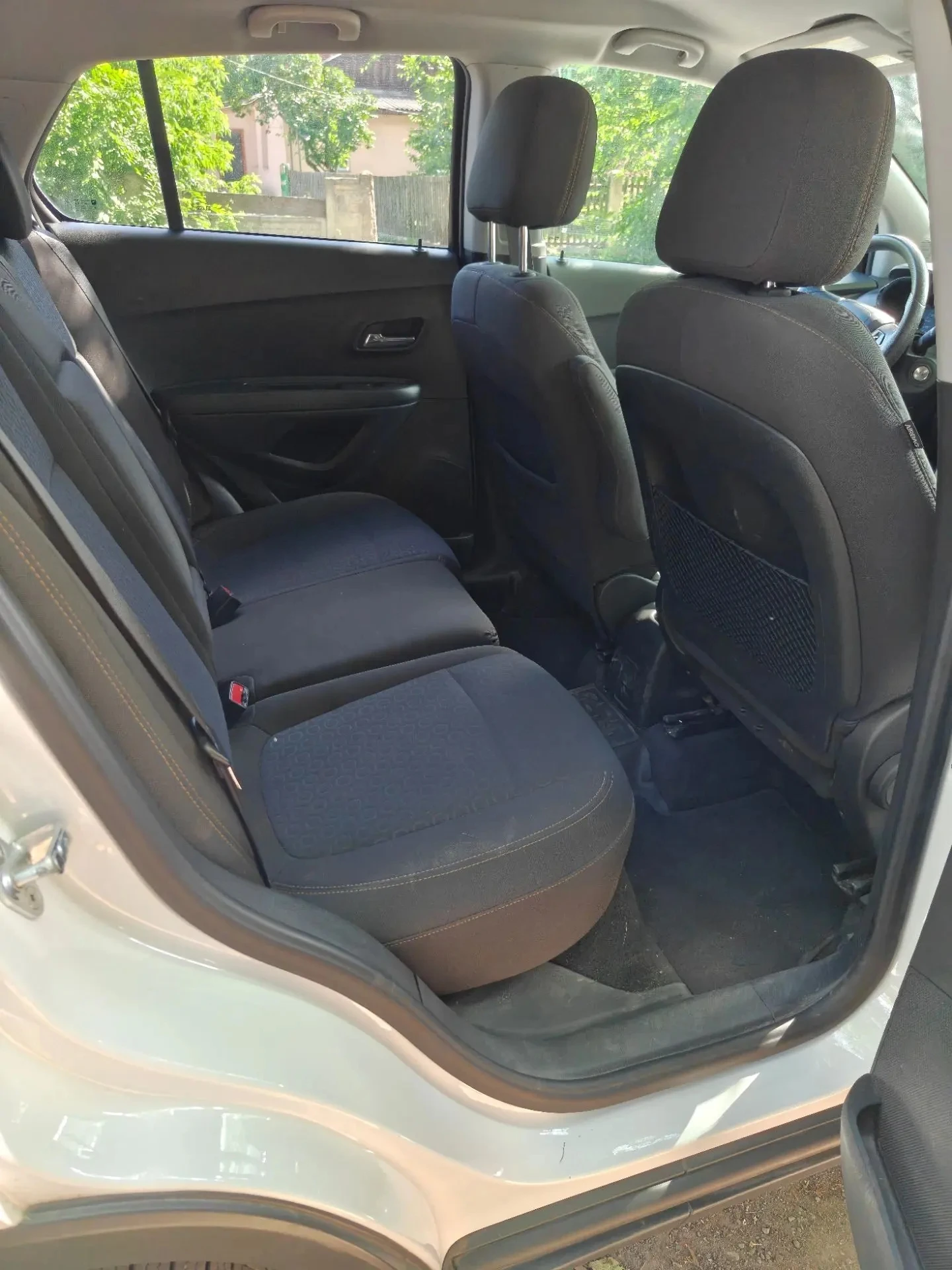 Продаю отличный надёжный корейский компактный кроссовер chevrolet trax, клон opel mokka и buick encore
Дата выпуска 8 месяц 2020 года.

📍 Пробег 88552 км.
⚙ Двигатель 1.4т мощность 140 л. С.  
📀 Коробка передач - 6 ступенчатый классический гидроавтомат.
✅ Передний привод.
✅ Хорошая комплектация есть всё для комфортного вождения, а именно:
📍 Мультимедиа система 6 динамиков с android auto и apple carplay;
📍 Камера заднего вида;
📍Кондиционер;
📍Круиз-контроль;
📍 Система мониторинга давления в шинах;
✅ Штатный дистанционный автозапуск, в комплекте 2 ключа;
✅ Все стёкла родные, безопасность не срабатывала, все подушки на месте.
✅ На пробеге 81 т. Км. Сделана полная замена масла в акпп; 1.5 т. Км. Назад сделано то с заменой масла в двигателе и фильтров.
✅ Приборная панель и мультимедиа русифицированы.
✅ Вместе с авто отдаю зимние шины pirelli ice zero шипованные (куплены в октябре 2025) и два комплекта ковриков.
✅ В сентябре 2025 сделан антикор кузова.

Цена 1,5 🍋.
Контактный телефон +7(949)438-55-35
Tg: @yarikdn85 - фотография - 22