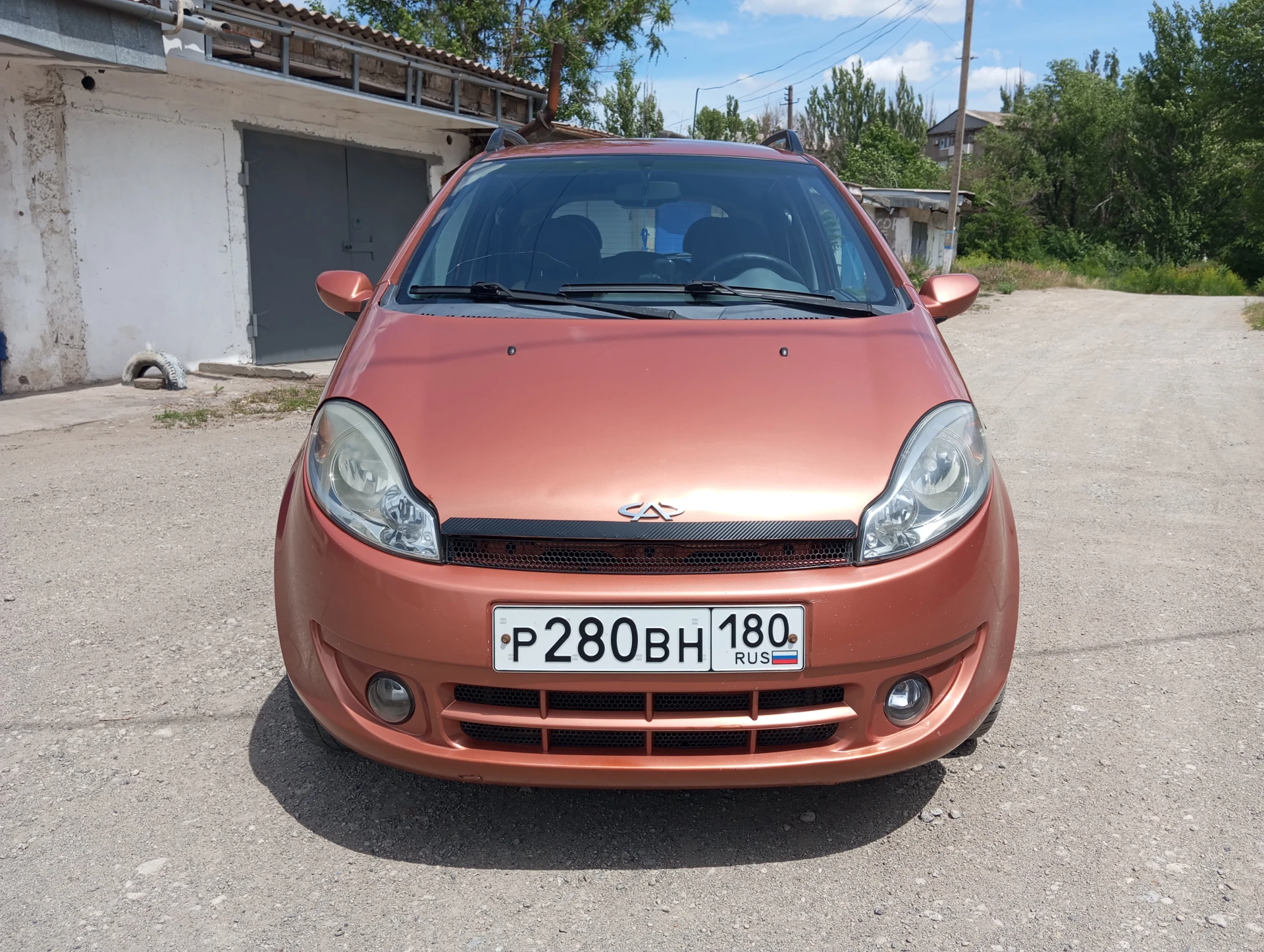 Продам chery s12 kimo 2008г. 1.3 бензин, родной пробег: 143т. авто местное, не пригон! была в одних руках. в хорошем состоянии, не бита в родном окрасе, стекла в родне. дно, пороги, стаканы все целое. гаражное хранение! двигатель шепчет, кпп подвеска все отлично, в общем сел и поехал! abs, airbag, гур, эл/стекла-зеркала, кондиционер рабочий холодит, ц/замок- сигнализация, штат. магнитола и т. д. хорошее авто на свои деньги! местный учет, документы в порядке! ц: 250.000р. енакиево. +79493652755. - фотография - 2