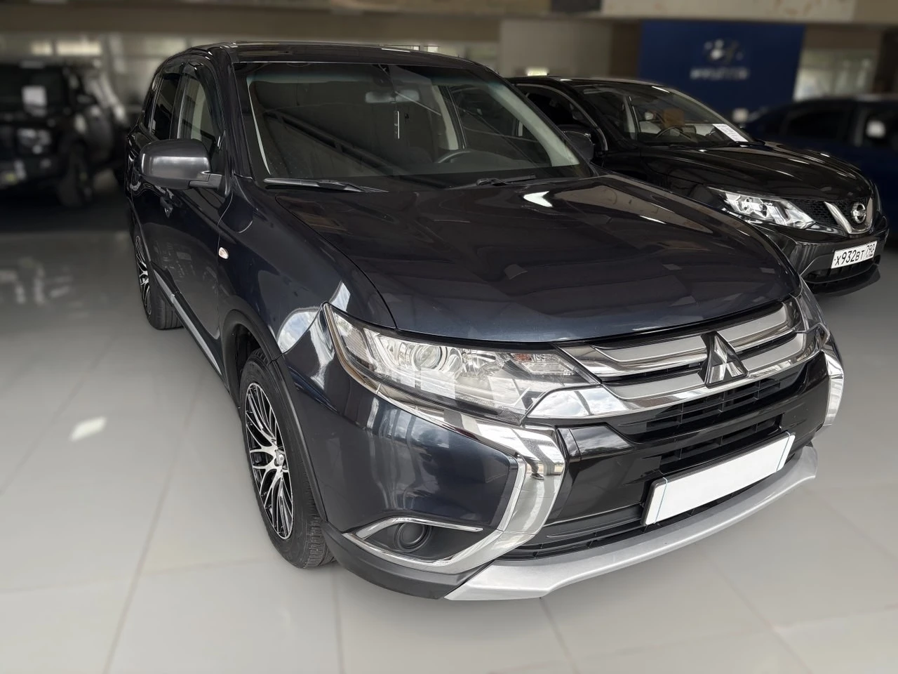 Автомобиль mitsubishi outlander 2018г. Переднеприводный
Двс 2.0 л. , 146 л. С.
Пробег 131000км
Кпп вариатор
В комплектации abs, полный эл. Пакет, эл. Ст. Подъемники, климат контроль однозонный, датчик света, кондиционер, камера заднего обзора, видеорегистратор, диски r18
Авто обслужен, вложений не требует!
Цена 1 950 000 руб.
Авто находится в автосалоне hyundai, г. Макеевка, донецкое шоссе, 140
Консультации по тел. +7 949 518-24-98 - фотография - 3