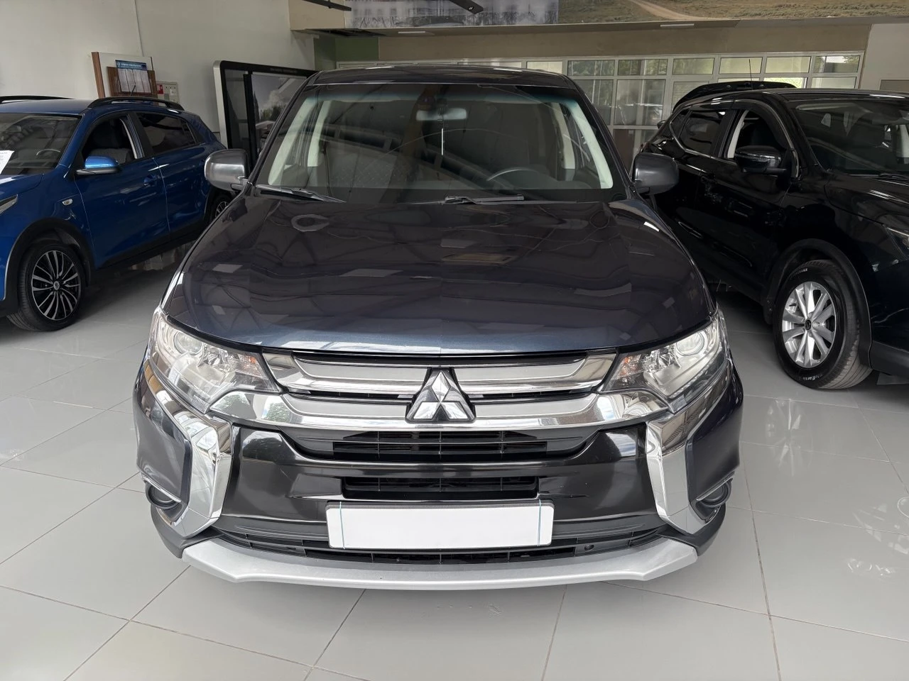 Автомобиль mitsubishi outlander 2018г. Переднеприводный
Двс 2.0 л. , 146 л. С.
Пробег 131000км
Кпп вариатор
В комплектации abs, полный эл. Пакет, эл. Ст. Подъемники, климат контроль однозонный, датчик света, кондиционер, камера заднего обзора, видеорегистратор, диски r18
Авто обслужен, вложений не требует!
Цена 1 950 000 руб.
Авто находится в автосалоне hyundai, г. Макеевка, донецкое шоссе, 140
Консультации по тел. +7 949 518-24-98 - фотография - 2