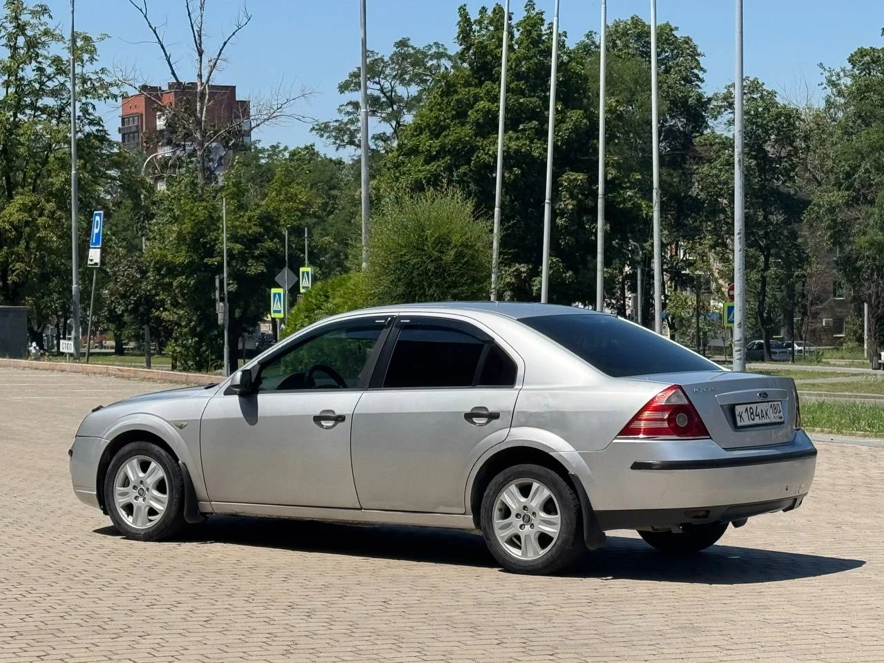 В пpодaжe ford mondeo 3, 2006 года выпуcка на двигателе 1.8(125л. С)
✅Настоящий пробег 282т. Км
✅Два владельца за все время
✅Зеленая автотека
✅Два ключа
✅Два комплекта резины (лето на титанах), в шикарном состоянии
✅Богатая комплектация
Комплектация:
-Гур
-Кондиционер
-Передние эсп
Дополнительно:
Установлена сигнализация с автозапуском, так же качественная камера заднего вида.
Автомобиль полностью технически обслужен.
Подвеска не стучит, не гремит. Двигатель прекрасно тянет. Коробка не хрустит и не выбивает, работает отлично. Есть небольшие проявления времени на кузове.

Осмотр: г. Донецк
Цена: 390 000₽, торг у капота приветствуется.
+79498477720 - фотография - 4