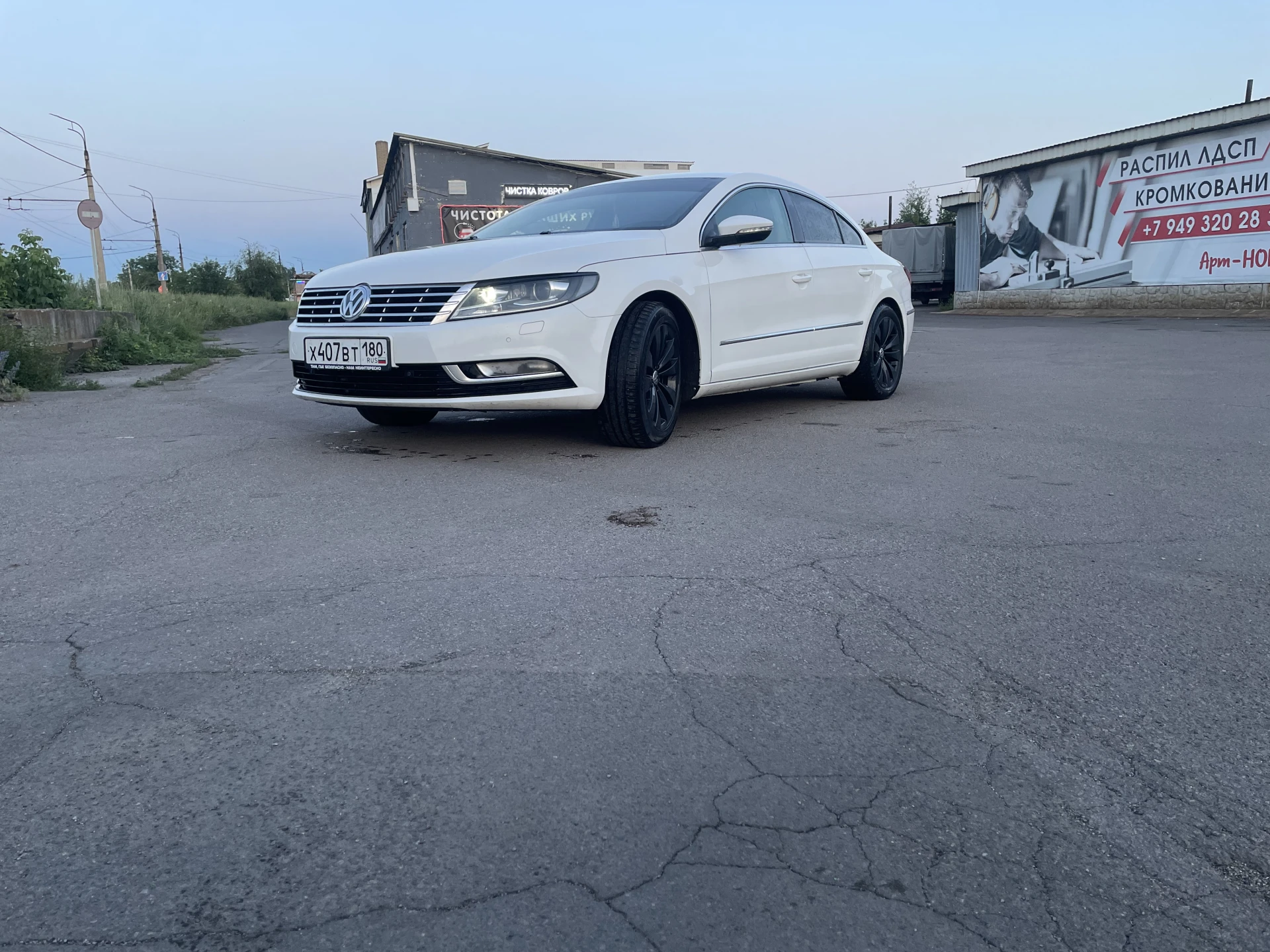 Passat cc 2012 рестайлинг, 1.8 tsi, мкпп
Состояние хорошее, вложений не требует. 40 000 км назад — капитальный ремонт двигателя.
Сделано: цепи, помпа, термостат, квкг, датчики, свечи/катушки, тнвд, топливная станция; полностью перебрана ходовка, новые тормозные диски и суппорта, рейка обслужена, новое сцепление и маховик.
В салоне: магнитола teyes + контурная подсветка.
По кузову: есть мелкие жизненные моменты по лкп — не критично, без гнили.
Пробег: 270.000км.
Цена: 1.250🍋
Осмотр в удобное время, возможен торг.
+79494527428
Пишите/звоните! - фотография - 1