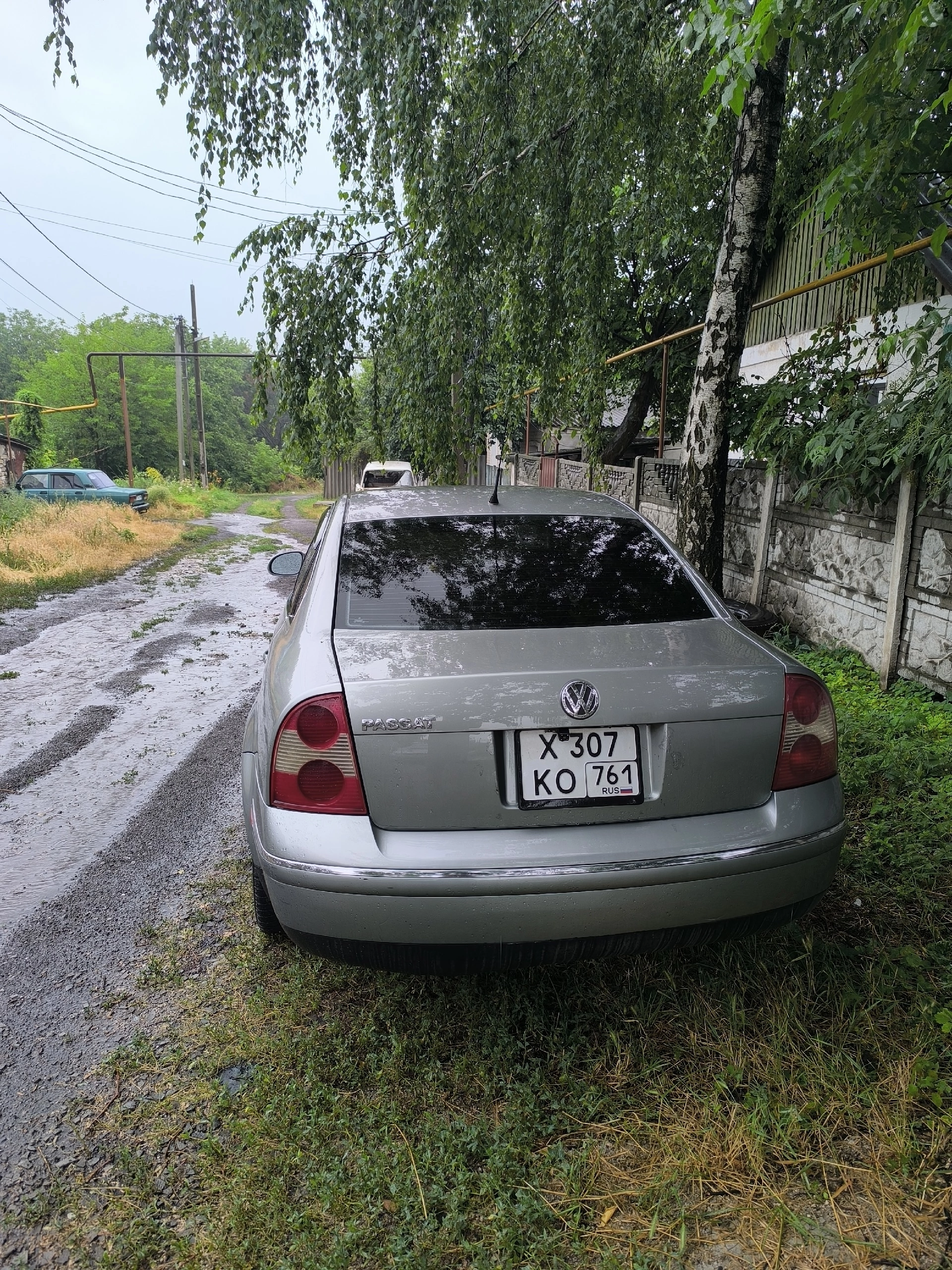 Продам volkswagen passat 2004 рейсталинг 1.8 турбированный. Коробка автомат. На ходу, сел поехал. По кузову есть косяки незначительные. Кожаный салон, подогрев сидений, хорошая мультимедиа(встроенный сенсорный монитор), abs, esp, кондиционер, задняя камера, круиз контроль, электро зеркала. Пробег 395 000 родной. В машину влаживал, не жалел (заказ наряды имеются). С продажей не спешу, купил другой автомобиль.
С машиной отдам - багажник на крышу, новая защита под днище(купил не поставил).
Осмотр - г. Донецк днр(ленинский район)
Реальному покупателю торг!
+79499847129 - фотография - 3