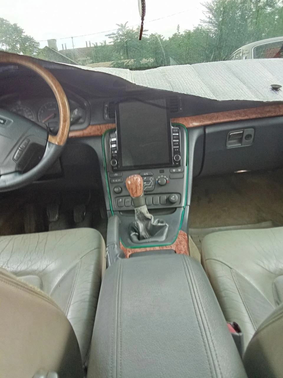 Продам volvo s80, 220 000 ₽, 1999 г. В. , 340 000 км, 2.4 механика (140л. С), бежевый цвет, передний привод, растаможена. Авто на ходу. Требует замены уплотнителей теплообменника печки (возможно самого теплообменника) и ступичного подшипника. Авто под восстановление или разбор. Подробности по телефону. Торг у капота. Феникс 393 86 55. - фотография - 1