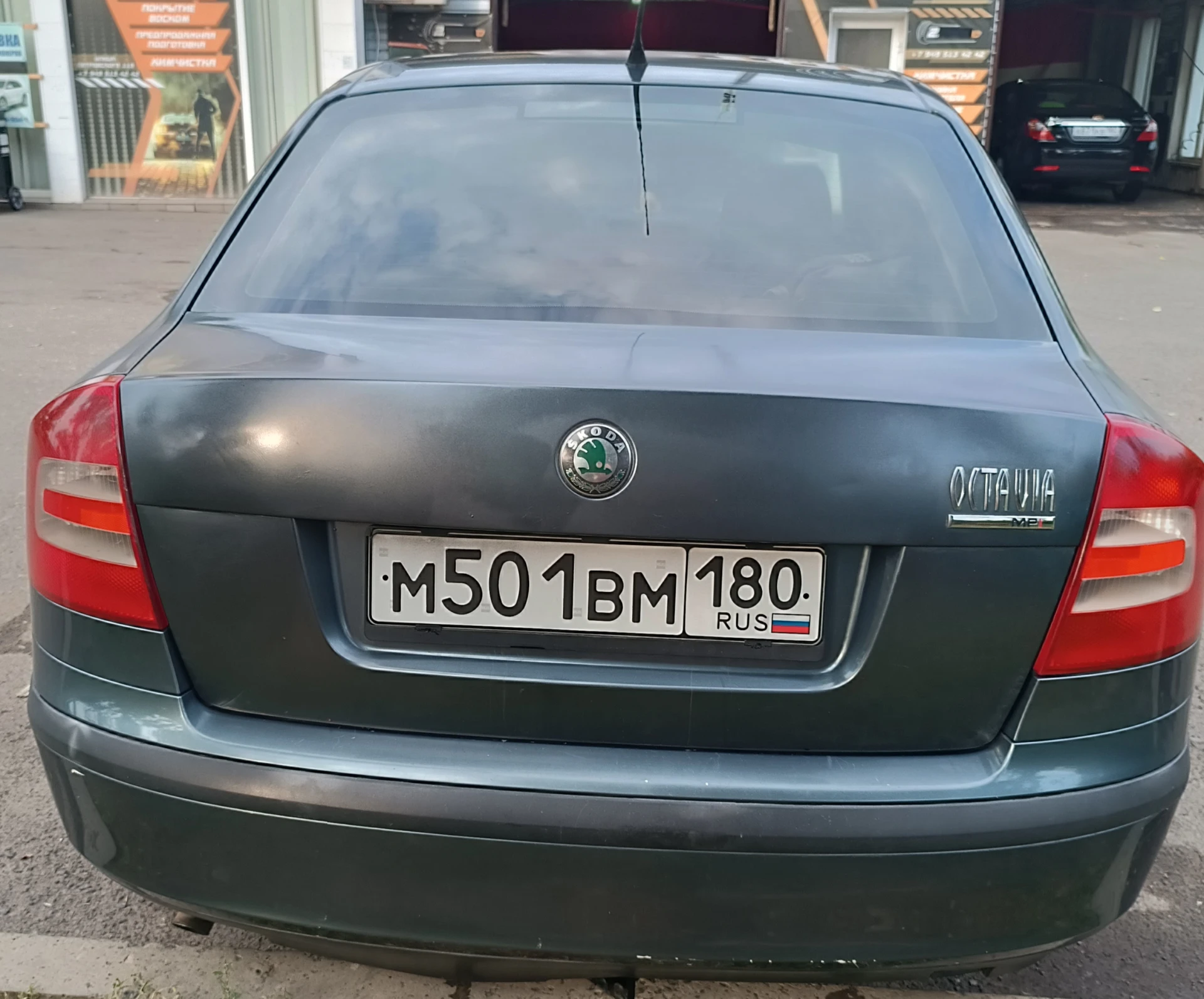 Продам skoda oktavia a5, 2006 г. , двигатель 1.6. Пробег 279 тыс. На ходу, состояние хорошее. Лонжероны, стаканы целые, двигатель и коробка работают хорошо. По электрике всё работает. Комплектация: гидроусилитель руля, кондиционер, 4 стеклоподъёмника, климат контроль, круиз контроль, сигнализация (центральный замок), подогрев сидений. Чистый белый кожаный салон. Продажа за наличные. Обмен не интересует. Машина находится в петровском районе донецка. Зимняя резина в подарок.
Цена: 600000 + торг
Тел. : +79493672915 эдуард - фотография - 4