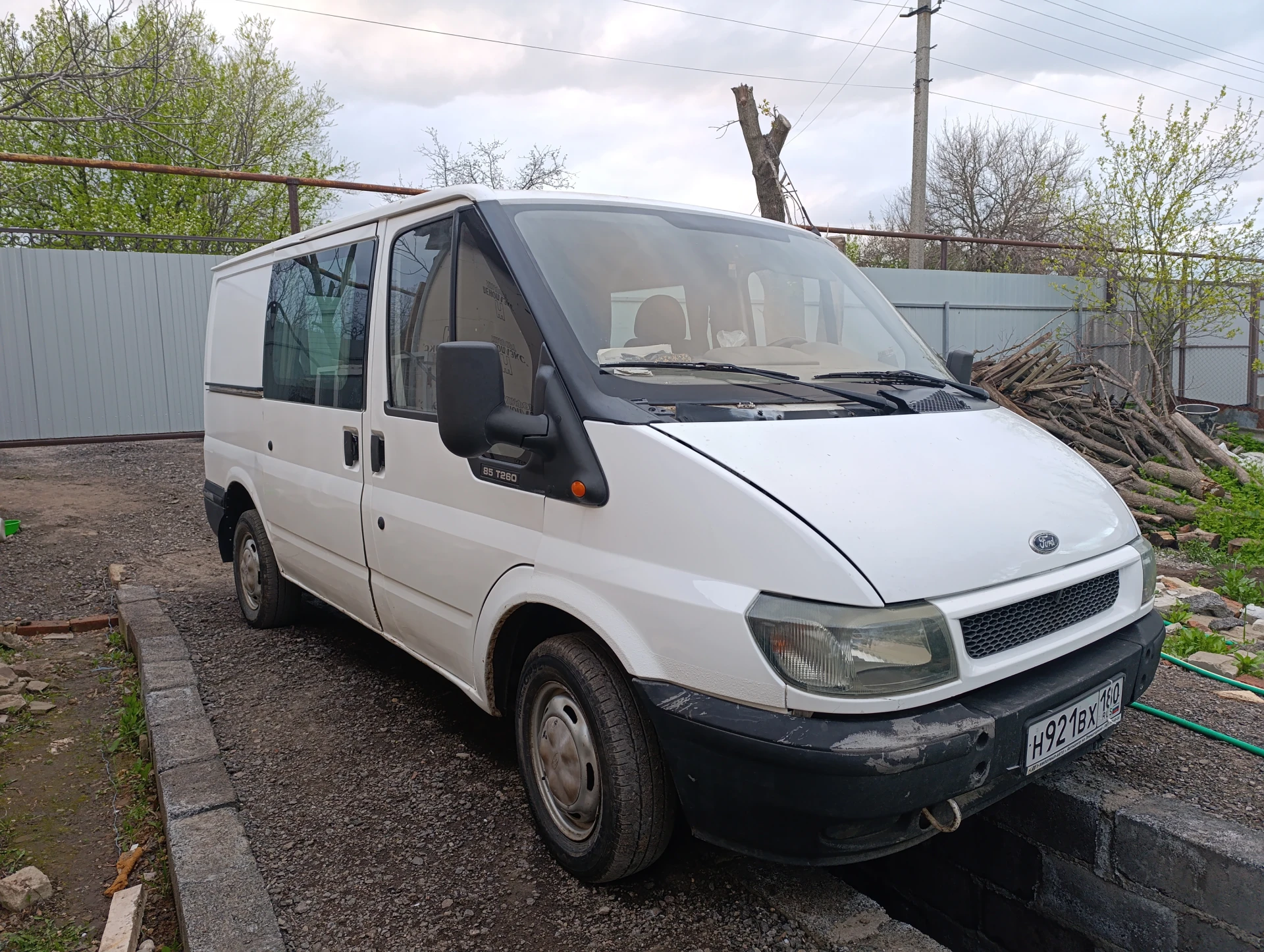 Продам свой ford transit 2006 г. В. 2.2 турбодизель, в хорошем состоянии. Цена 435000
Р. Торг уместен. Грузов не возила, использовалась для семейных поездок. Мест 5+1 и фактически и по документам. Звоните в мах и телеграмм +79490432845 осмотр г. Светлодарск. - фотография - 3